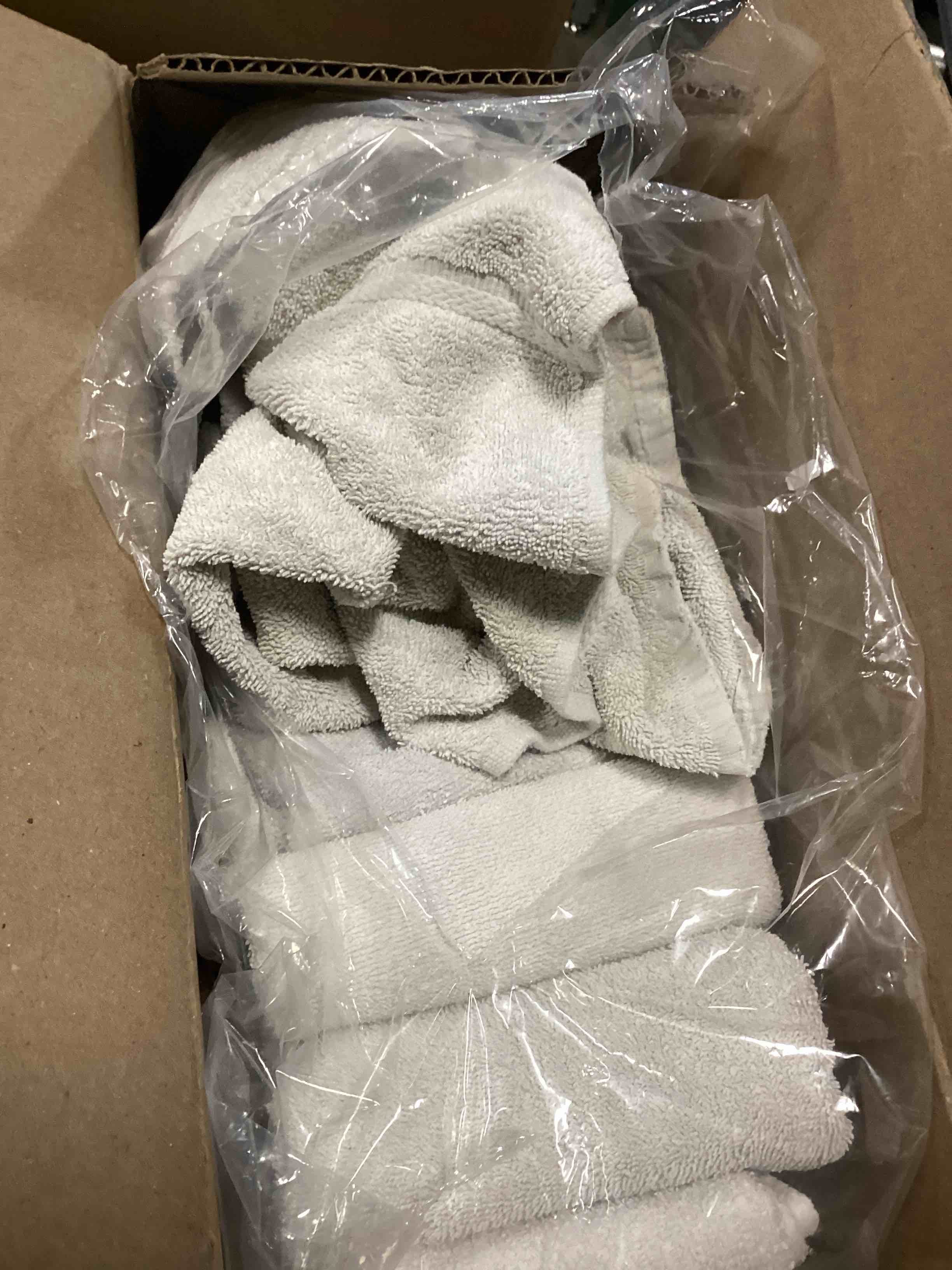 Condition photo showing As Is for Amazon Basics 8-Pack Soft, Highly Absorbent, Quick-Dry Hand Towels, 100% Cotton, 28" x 16", White Hand Towel (Pack of 8) Hand Towel White