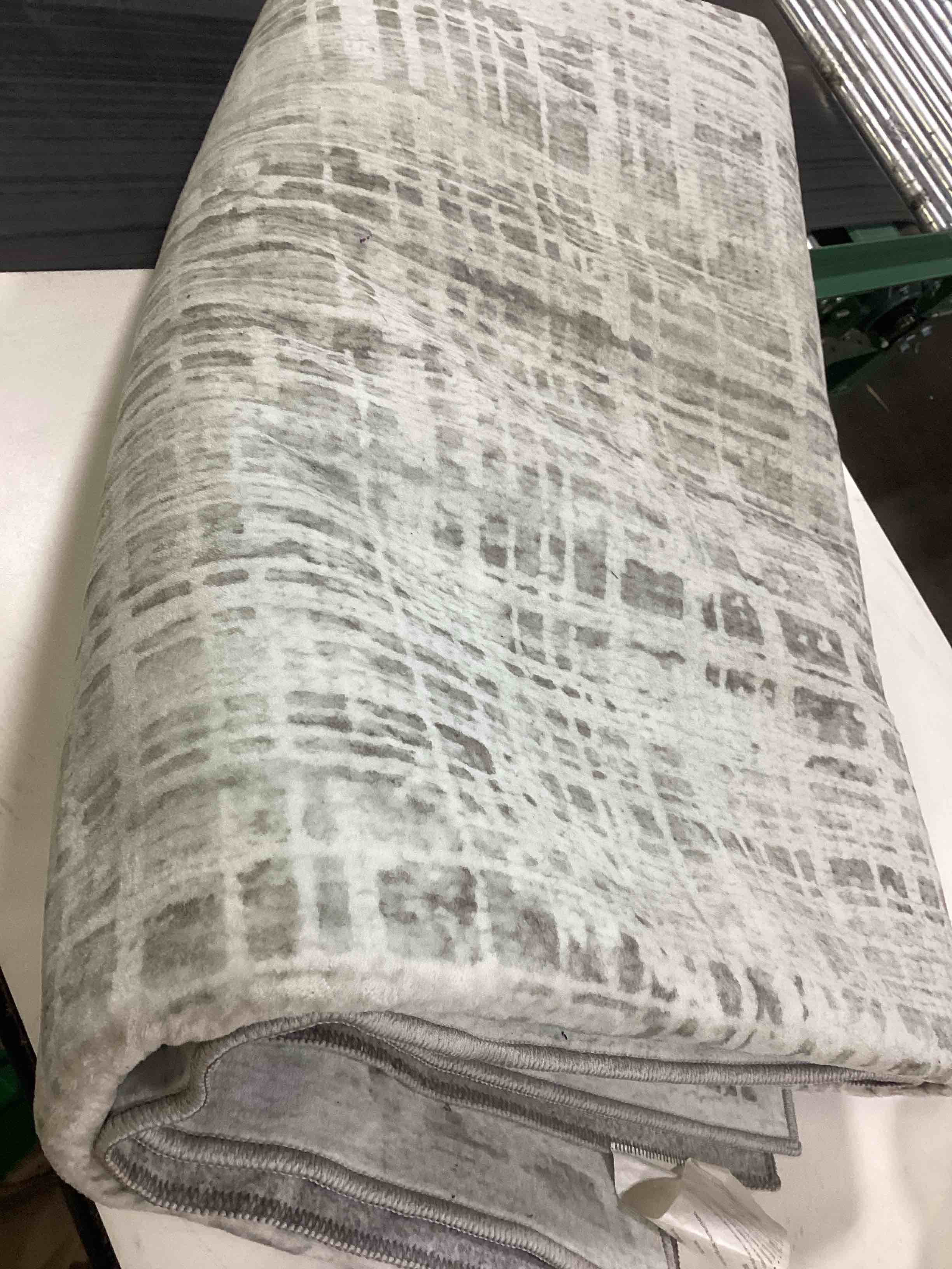 Condition photo showing As Is for 8x10 Area Rugs Washable Rug: Anti-Skid Abstract Modern Living Room Rug Soft Thin Carpets Indoor Floor Non-Shedding Carpet for Bedroom Dining Farmhouse Nursery Home Office (White Gray, 8'x10') White Gray 8' x 10' (Rectangular)