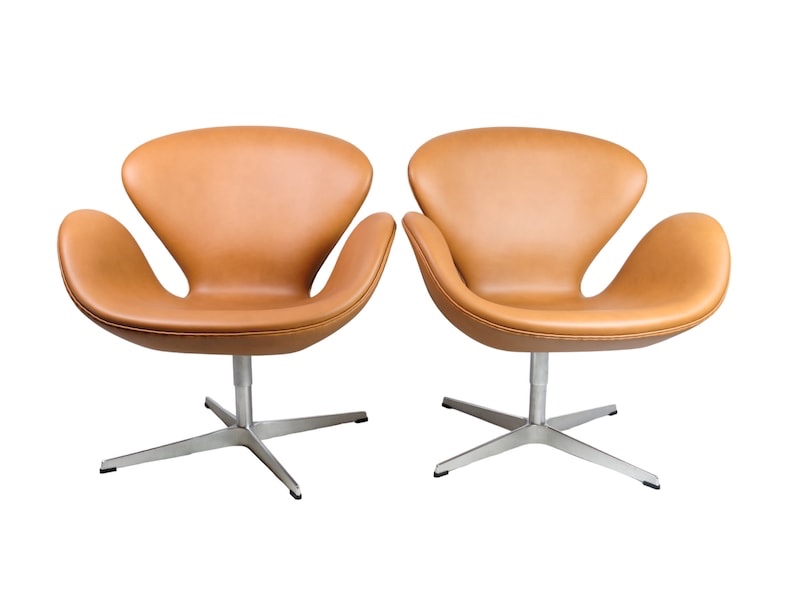 2 pc The Swan, model 3320, Arne Jacobsen, Fritz Hansen, 1957 