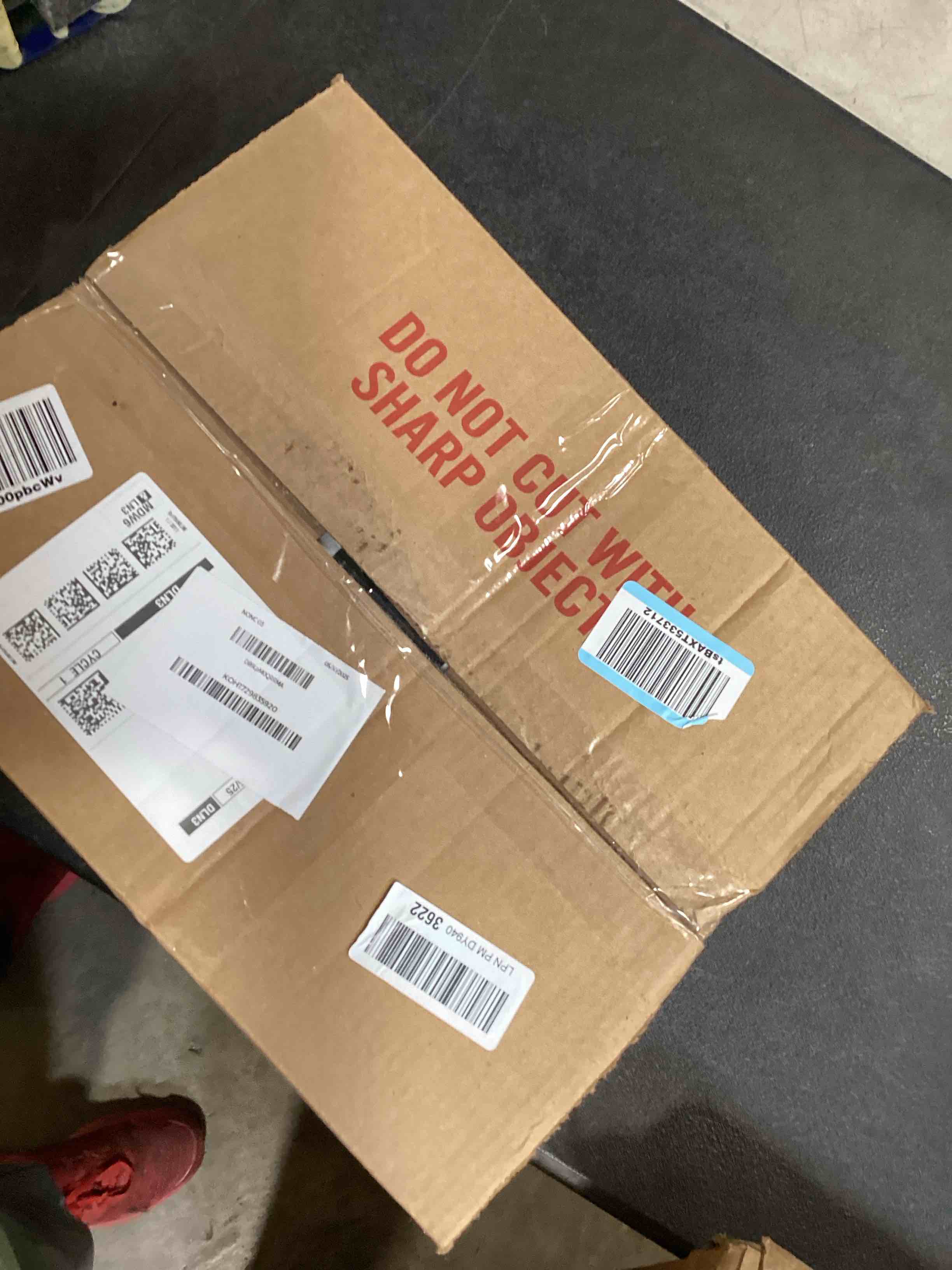 https://s3.amazonaws.com/lotting-images-prod/bidfta/TEA2802959_1750793956787.jpeg