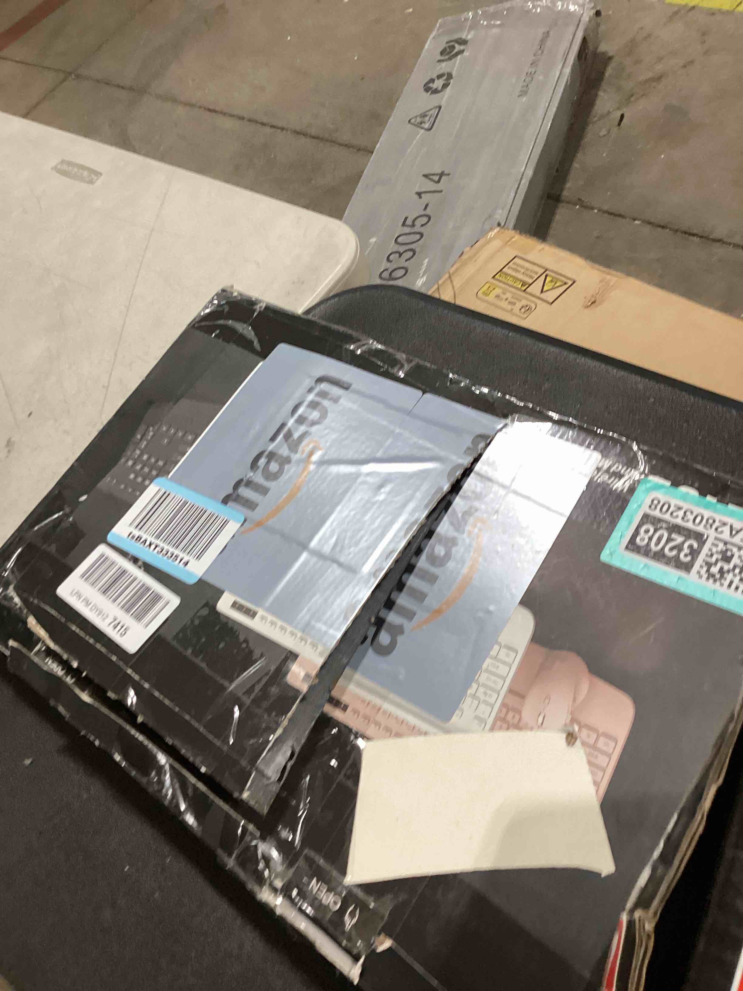 https://s3.amazonaws.com/lotting-images-prod/bidfta/TEA2803208_1747853425584.jpeg