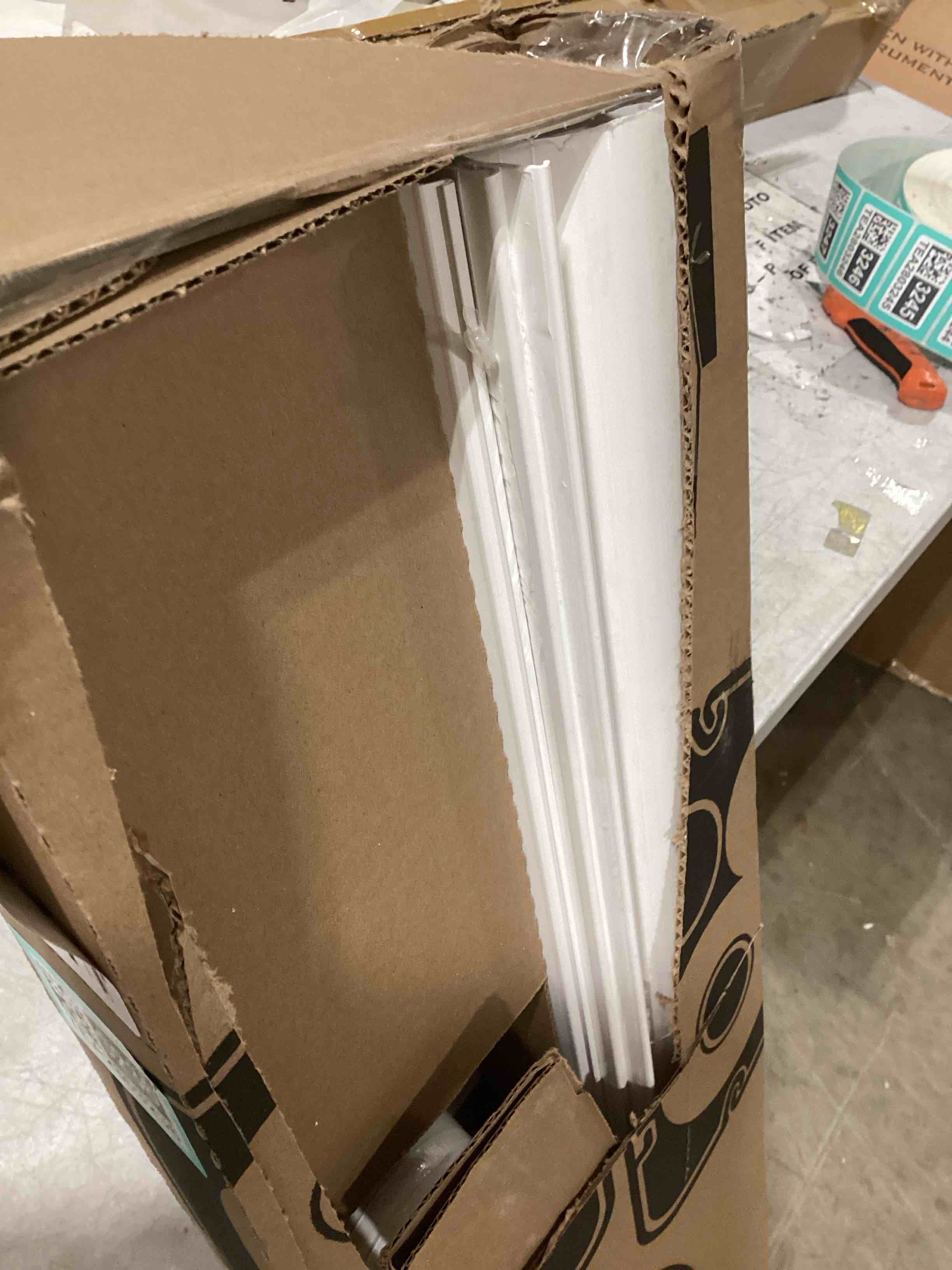 https://s3.amazonaws.com/lotting-images-prod/bidfta/TEA2803236_1747856077227.jpeg
