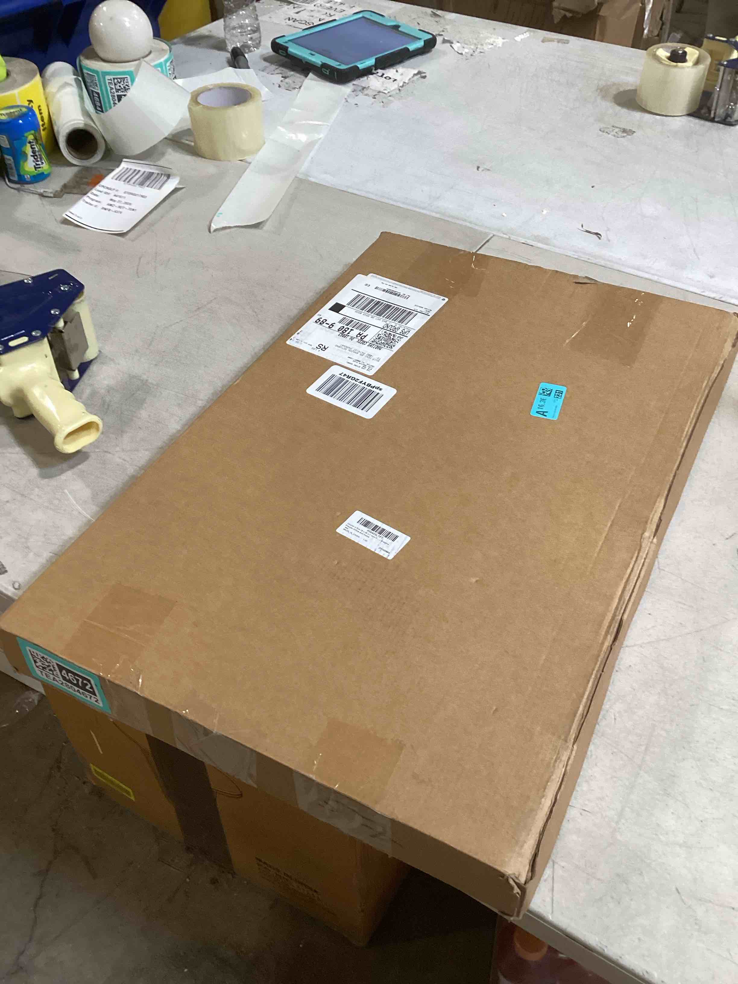https://s3.amazonaws.com/lotting-images-prod/bidfta/TEA2804672_1748879842954.jpeg