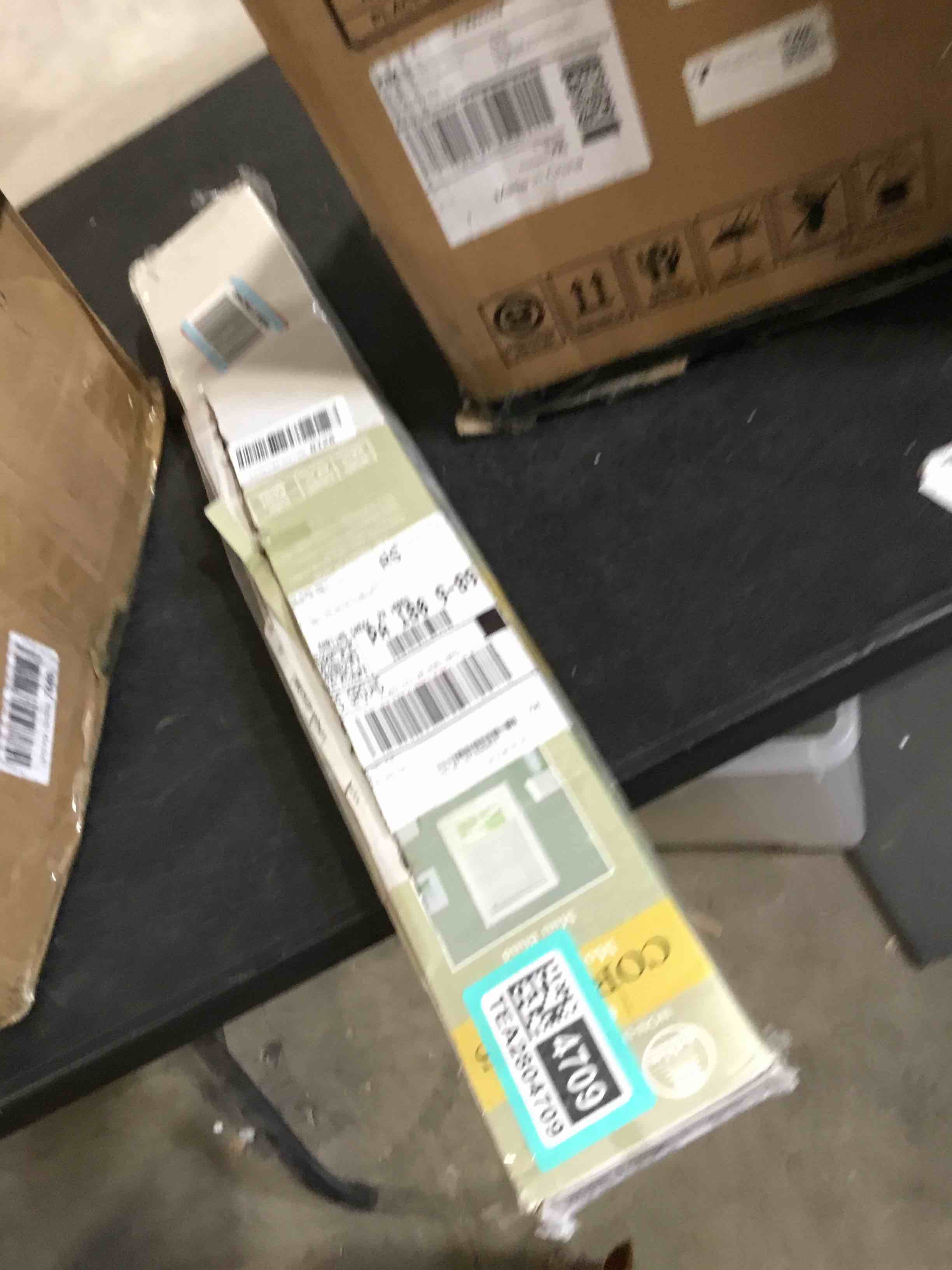 https://s3.amazonaws.com/lotting-images-prod/bidfta/TEA2804709_1748885125636.jpeg