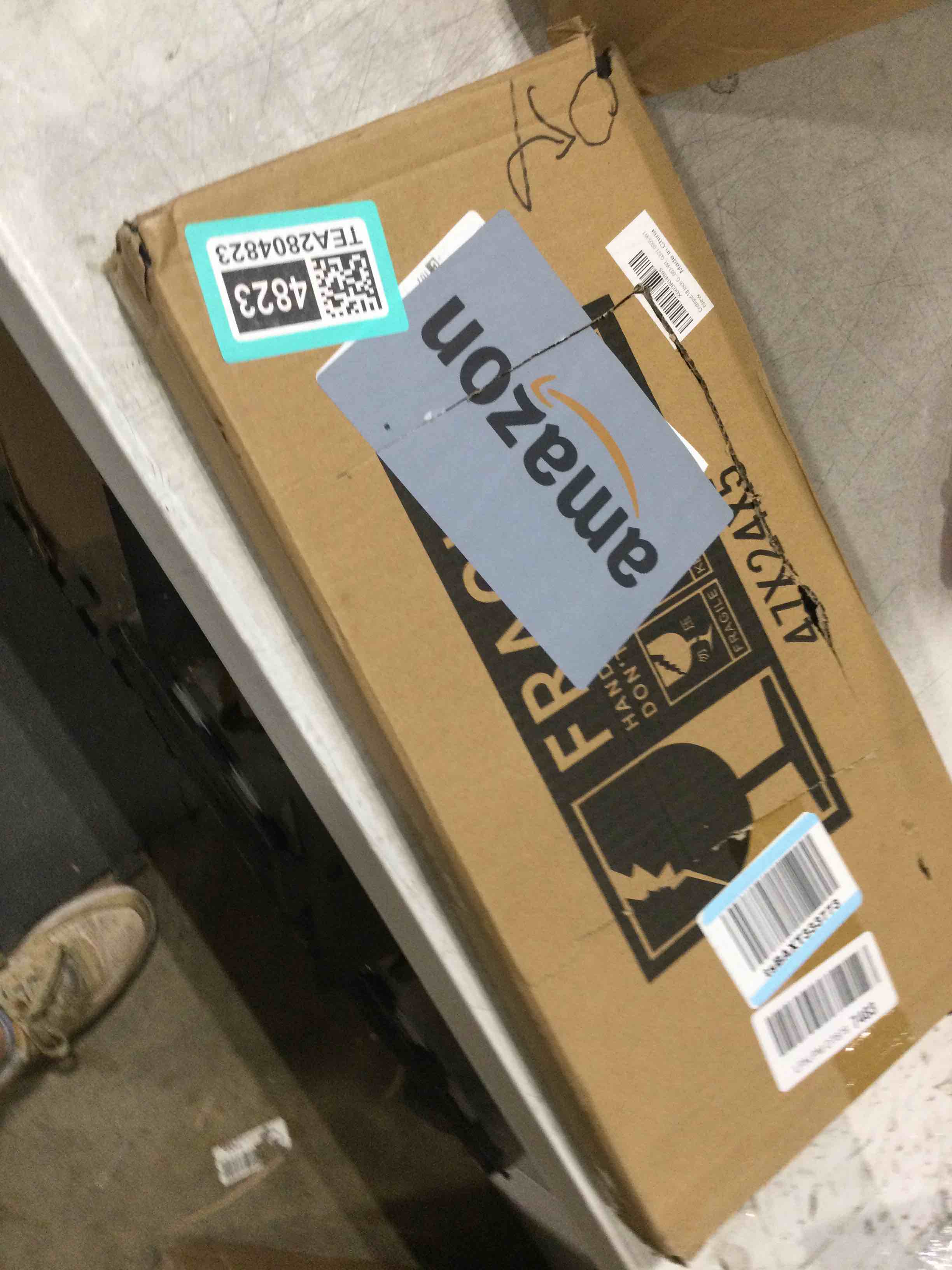 https://s3.amazonaws.com/lotting-images-prod/bidfta/TEA2804823_1748953222140.jpeg