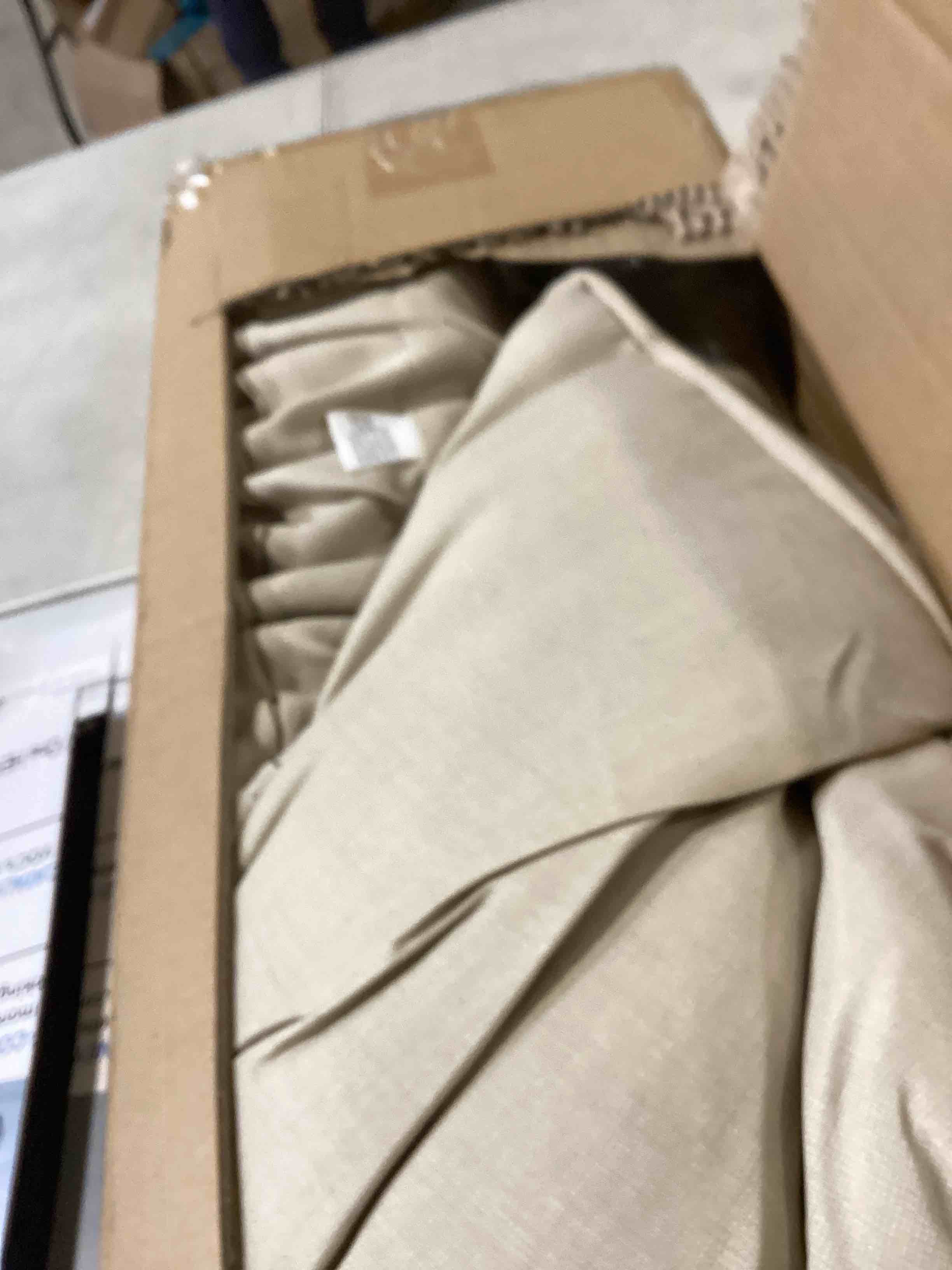 https://s3.amazonaws.com/lotting-images-prod/bidfta/TEA2804932_1748963468618.jpeg