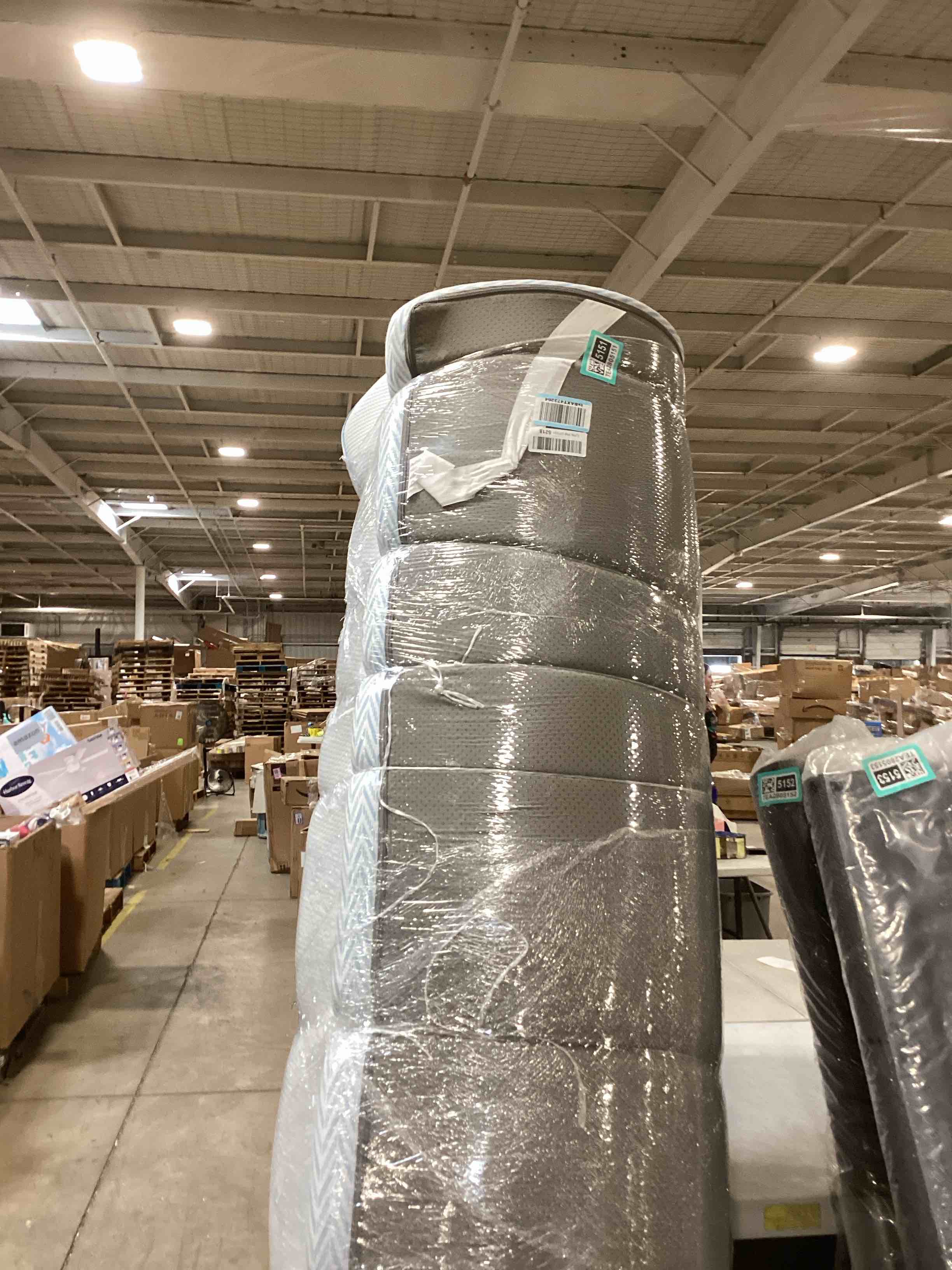 https://s3.amazonaws.com/lotting-images-prod/bidfta/TEA2805151_1749048094788.jpeg