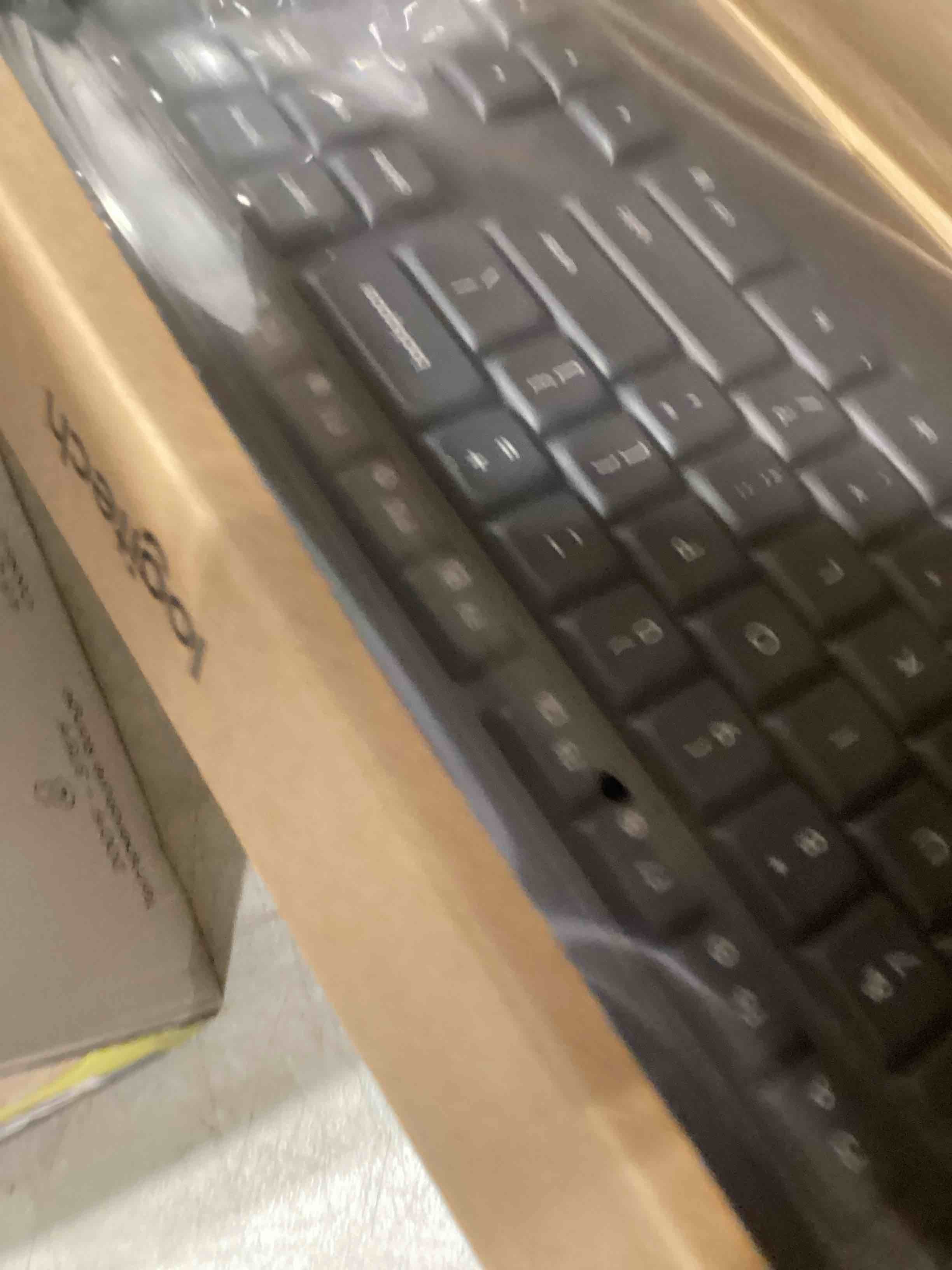 https://s3.amazonaws.com/lotting-images-prod/bidfta/TEA2805432_1749140926863.jpeg