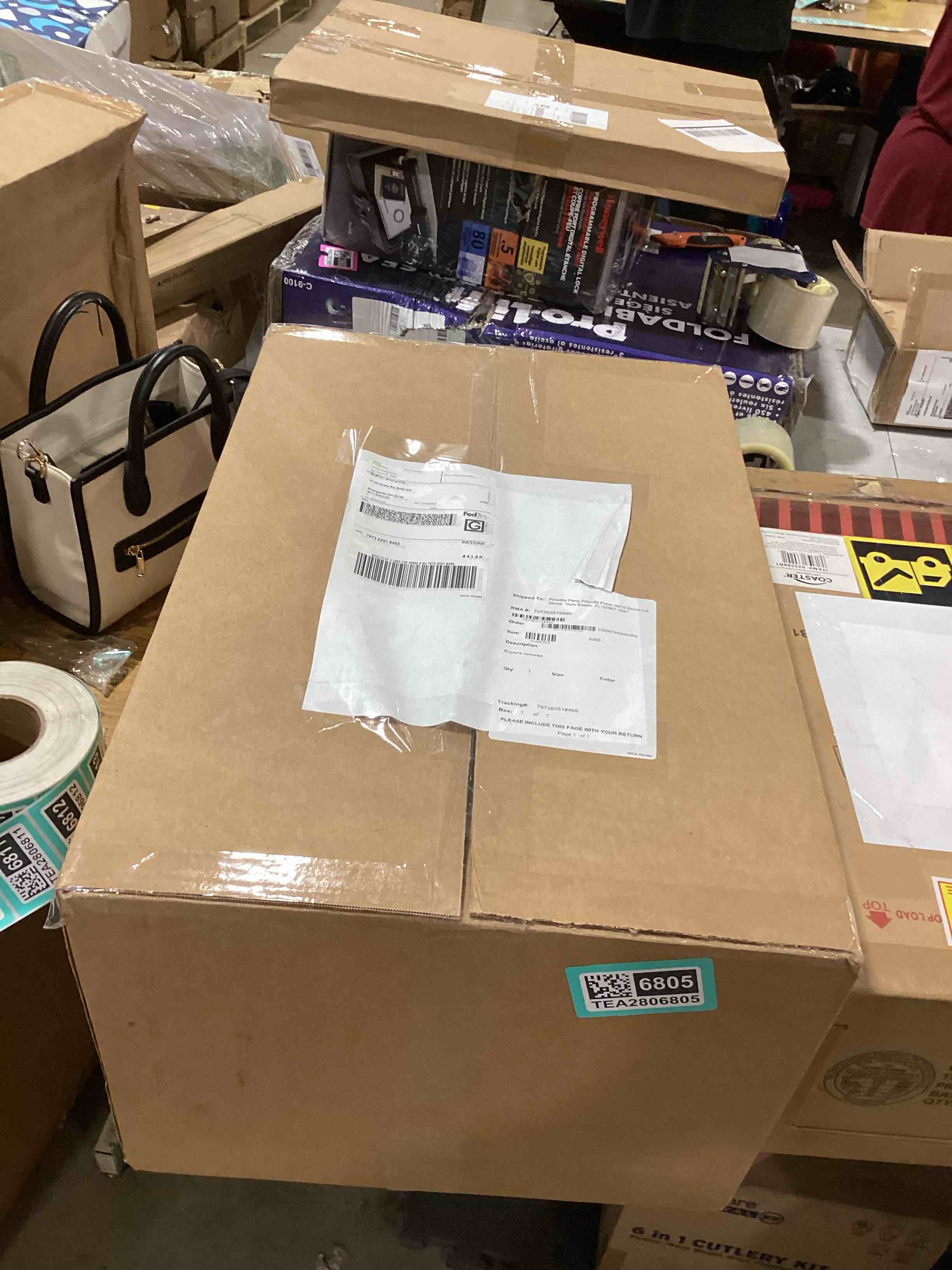 https://s3.amazonaws.com/lotting-images-prod/bidfta/TEA2806805_1750358346930.jpeg
