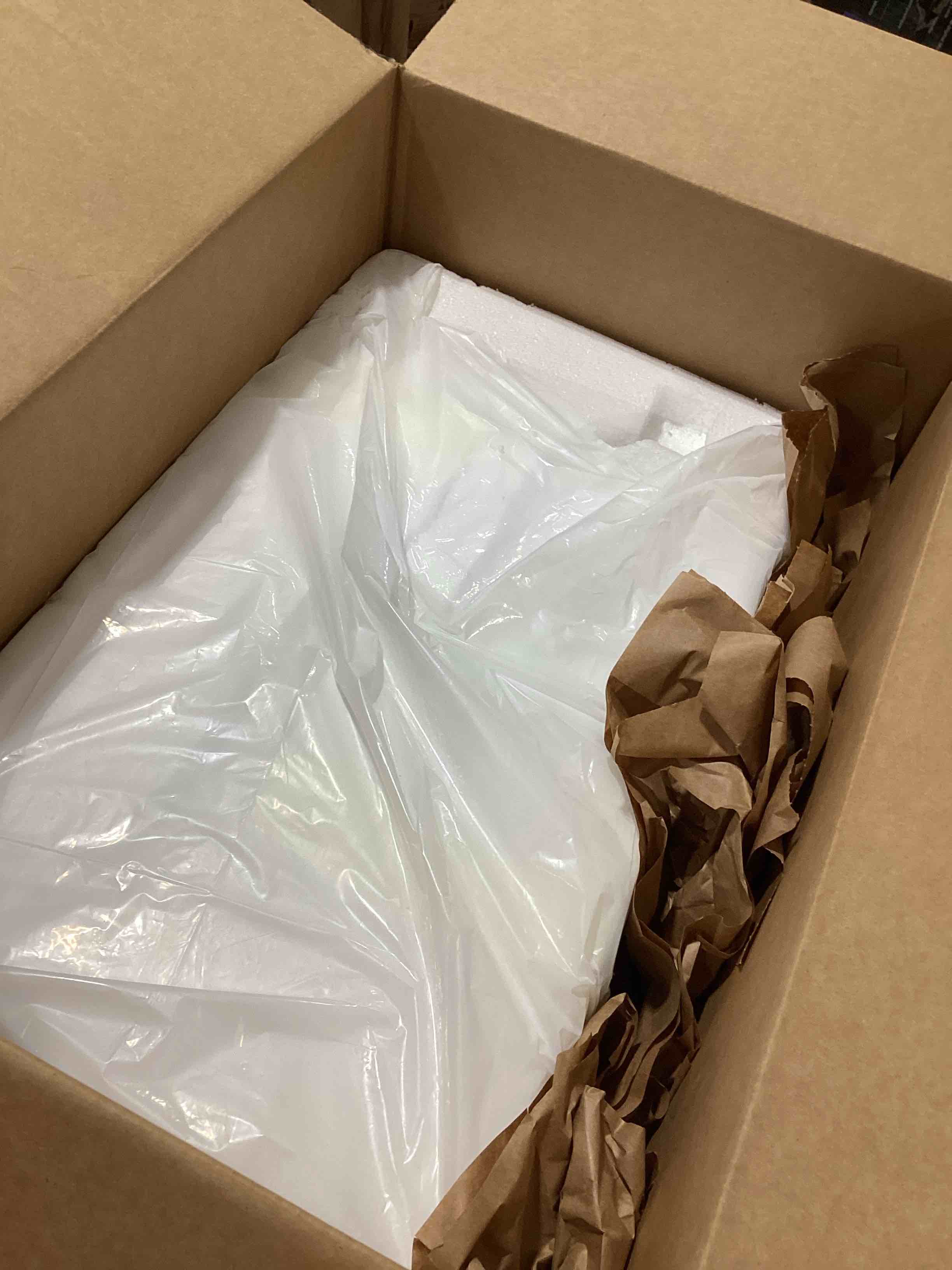 https://s3.amazonaws.com/lotting-images-prod/bidfta/TEA2806805_1750358400069.jpeg