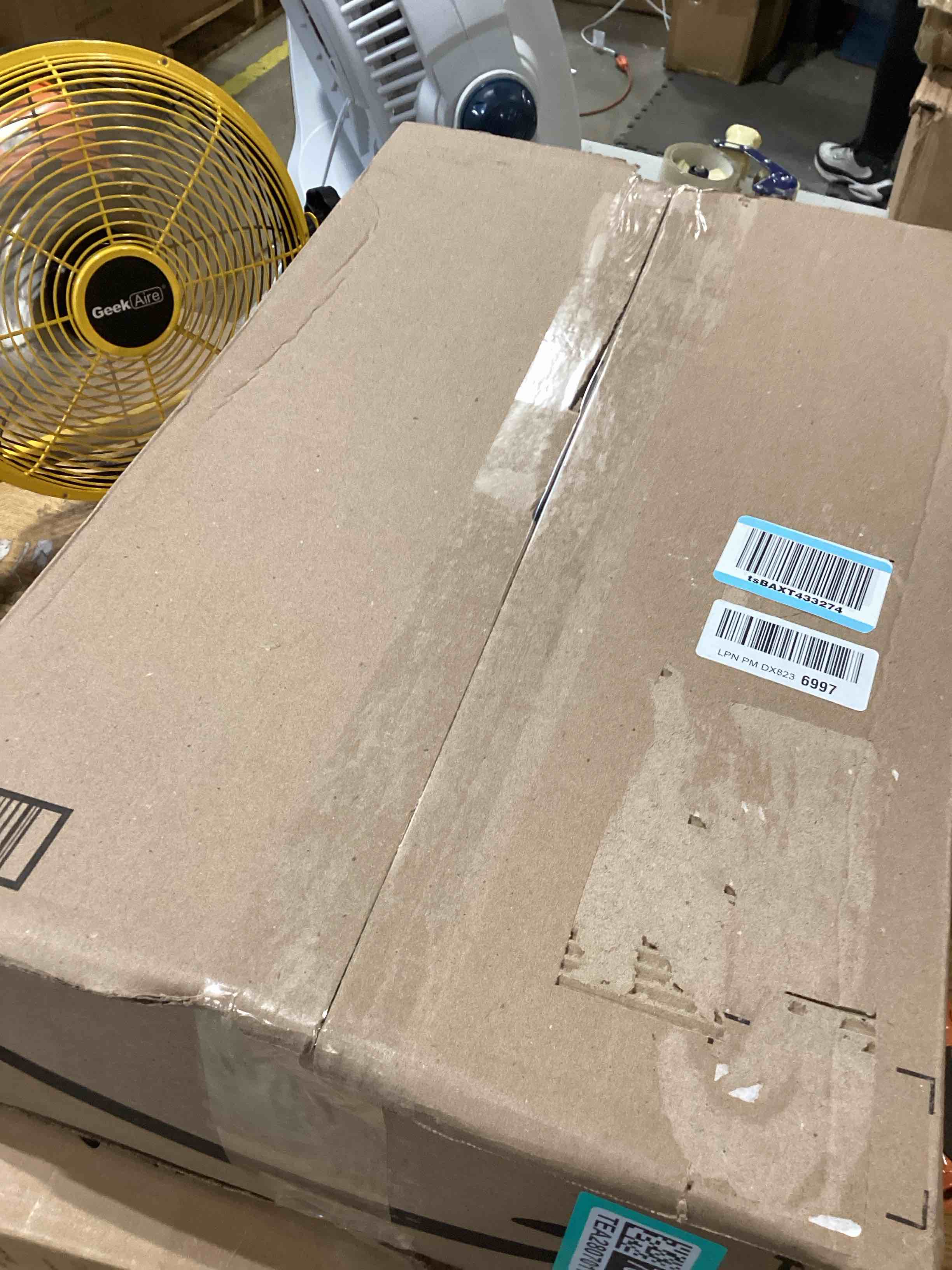 https://s3.amazonaws.com/lotting-images-prod/bidfta/TEA2807011_1750769954222.jpeg