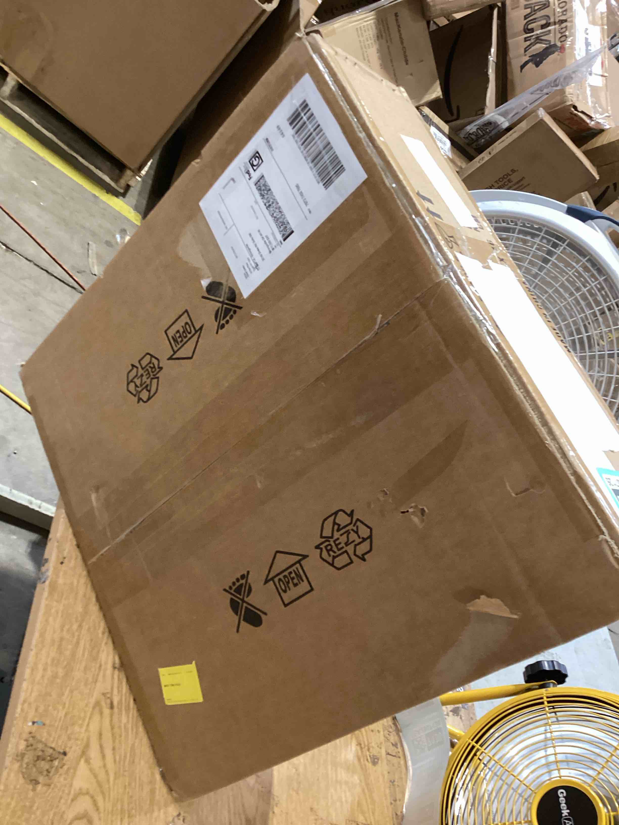 https://s3.amazonaws.com/lotting-images-prod/bidfta/TEA2807126_1750858127951.jpeg