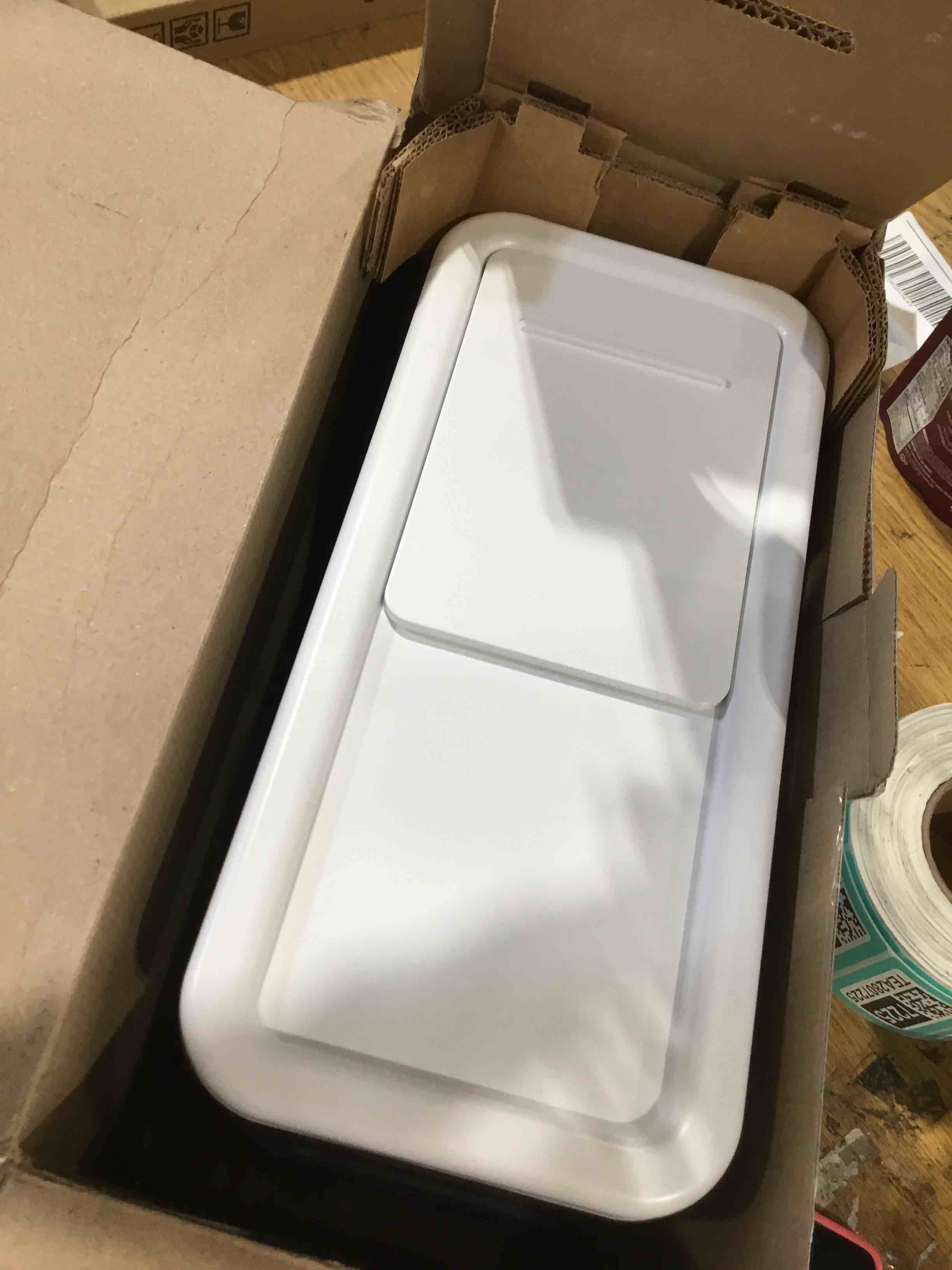 https://s3.amazonaws.com/lotting-images-prod/bidfta/TEA2807221_1751564634190.jpeg