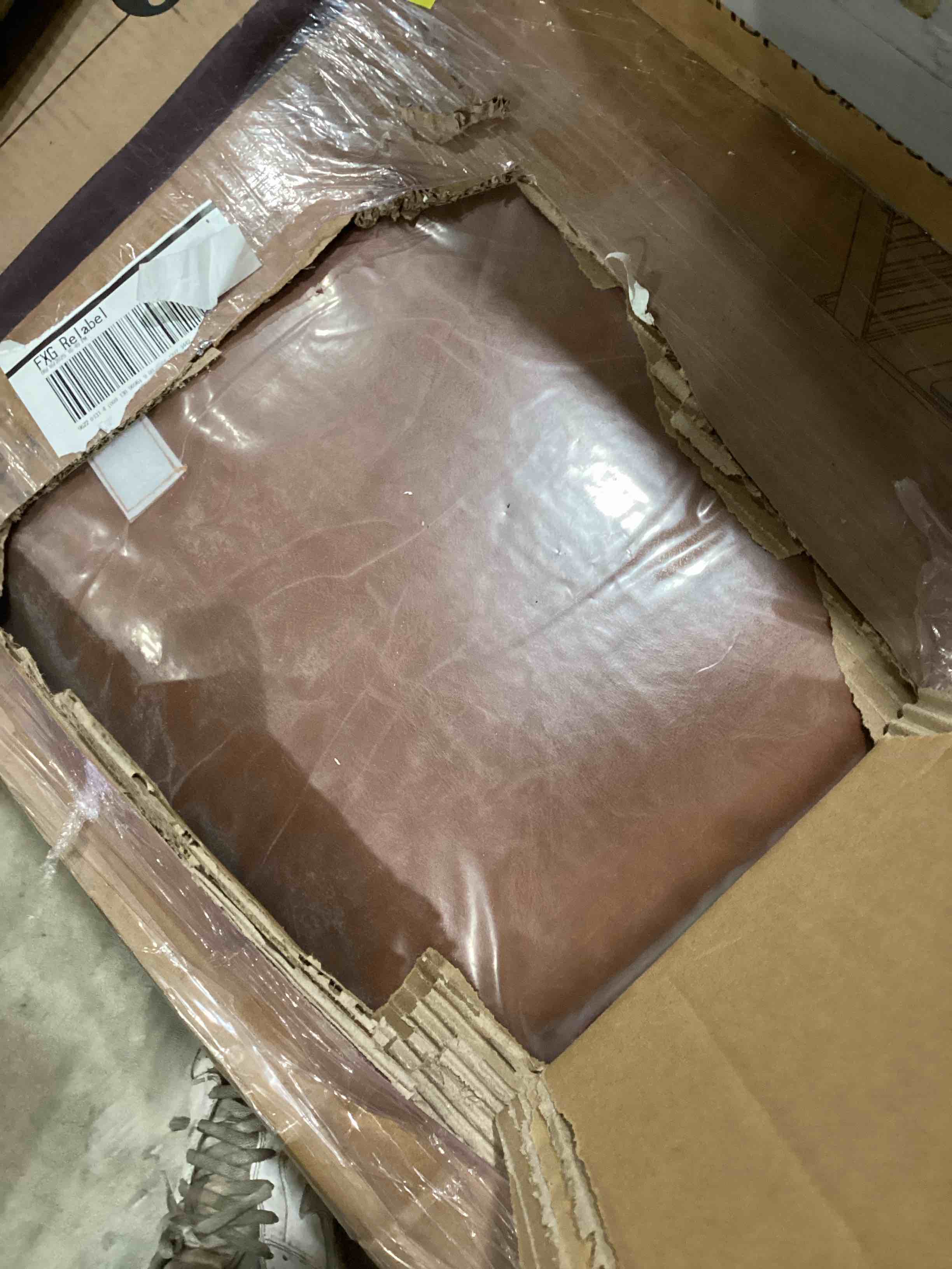 https://s3.amazonaws.com/lotting-images-prod/bidfta/TEA2807671_1752494298655.jpeg