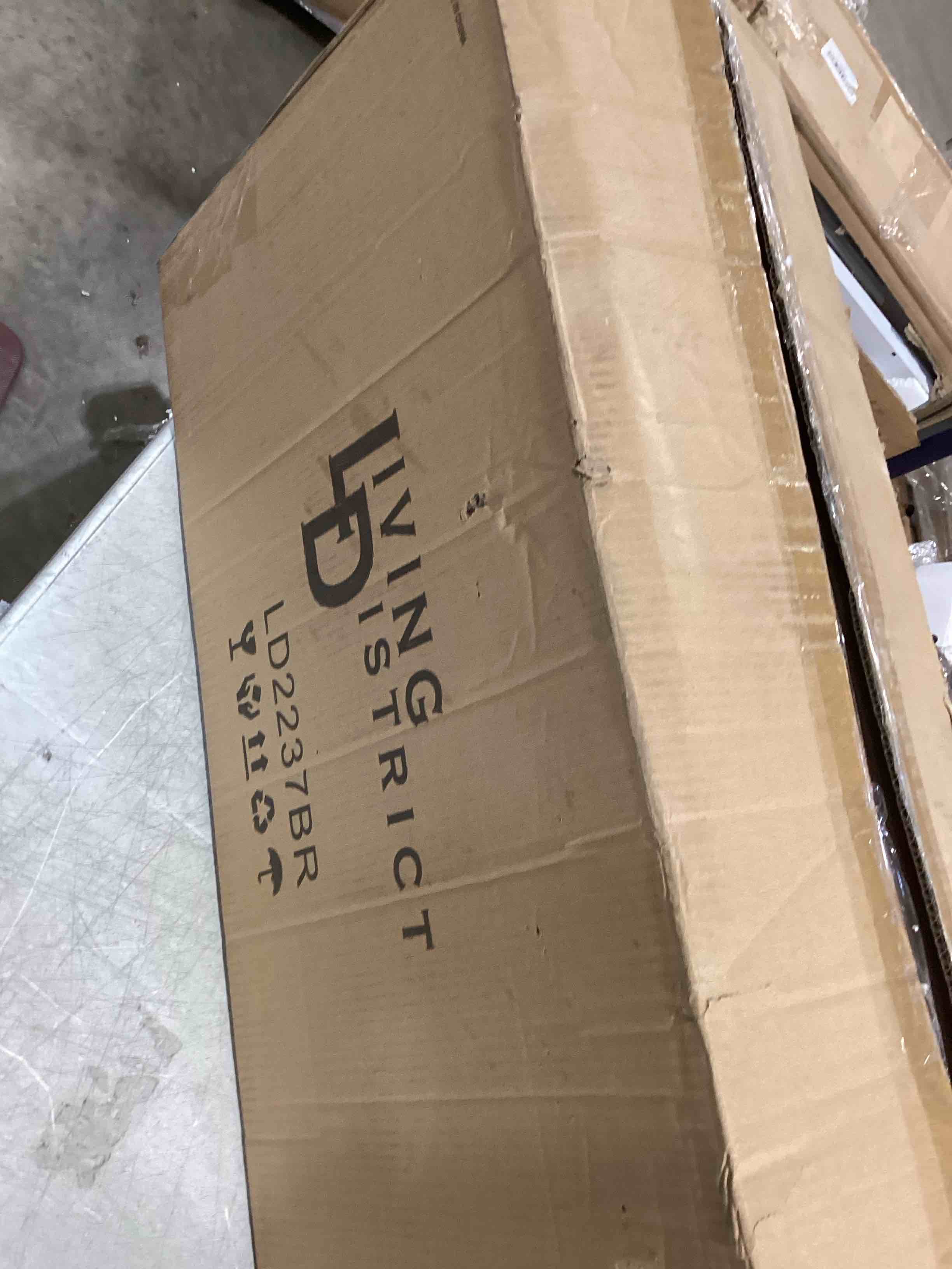 https://s3.amazonaws.com/lotting-images-prod/bidfta/TEA2807714_1752507549444.jpeg