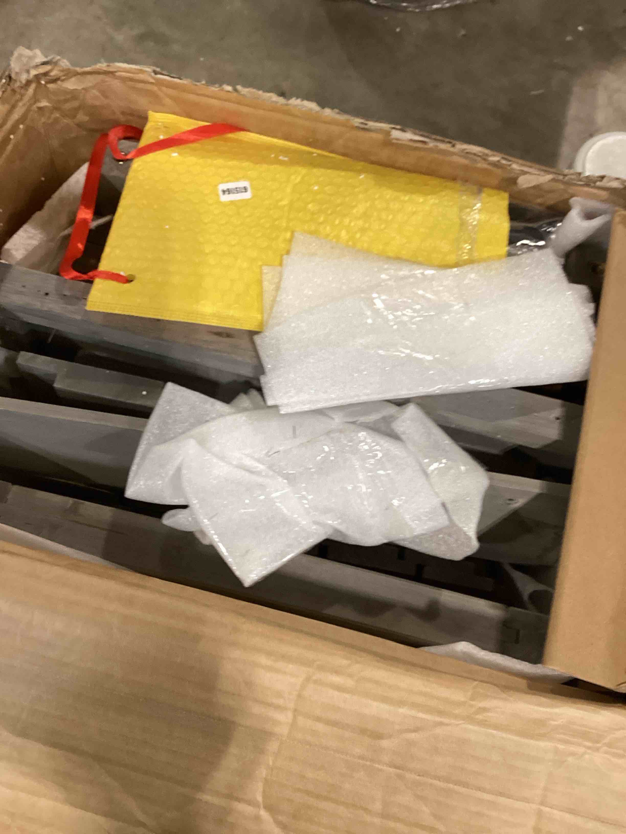https://s3.amazonaws.com/lotting-images-prod/bidfta/TEA2807803_1752592592958.jpeg