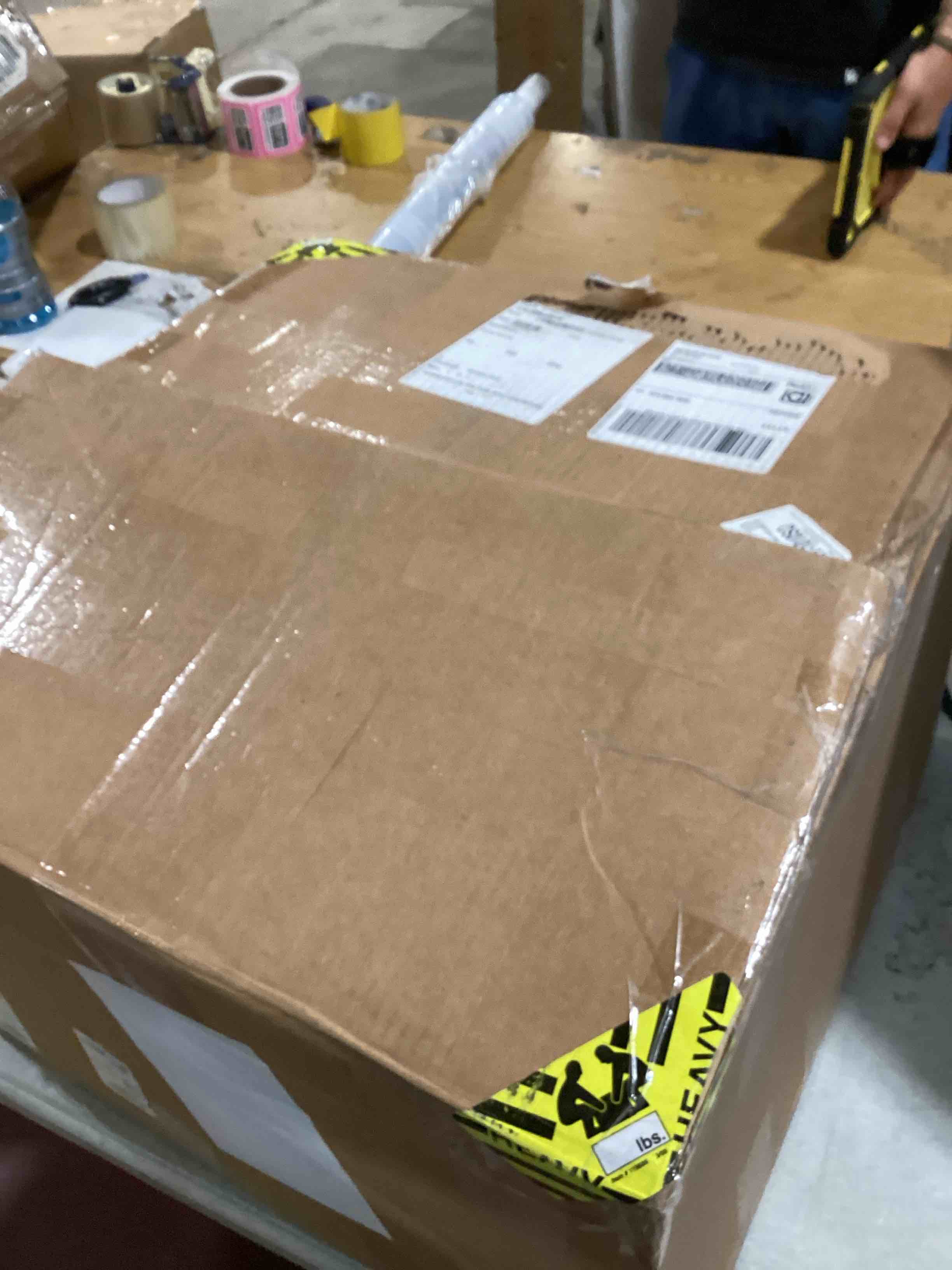 https://s3.amazonaws.com/lotting-images-prod/bidfta/TEA2807883_1752674814205.jpeg