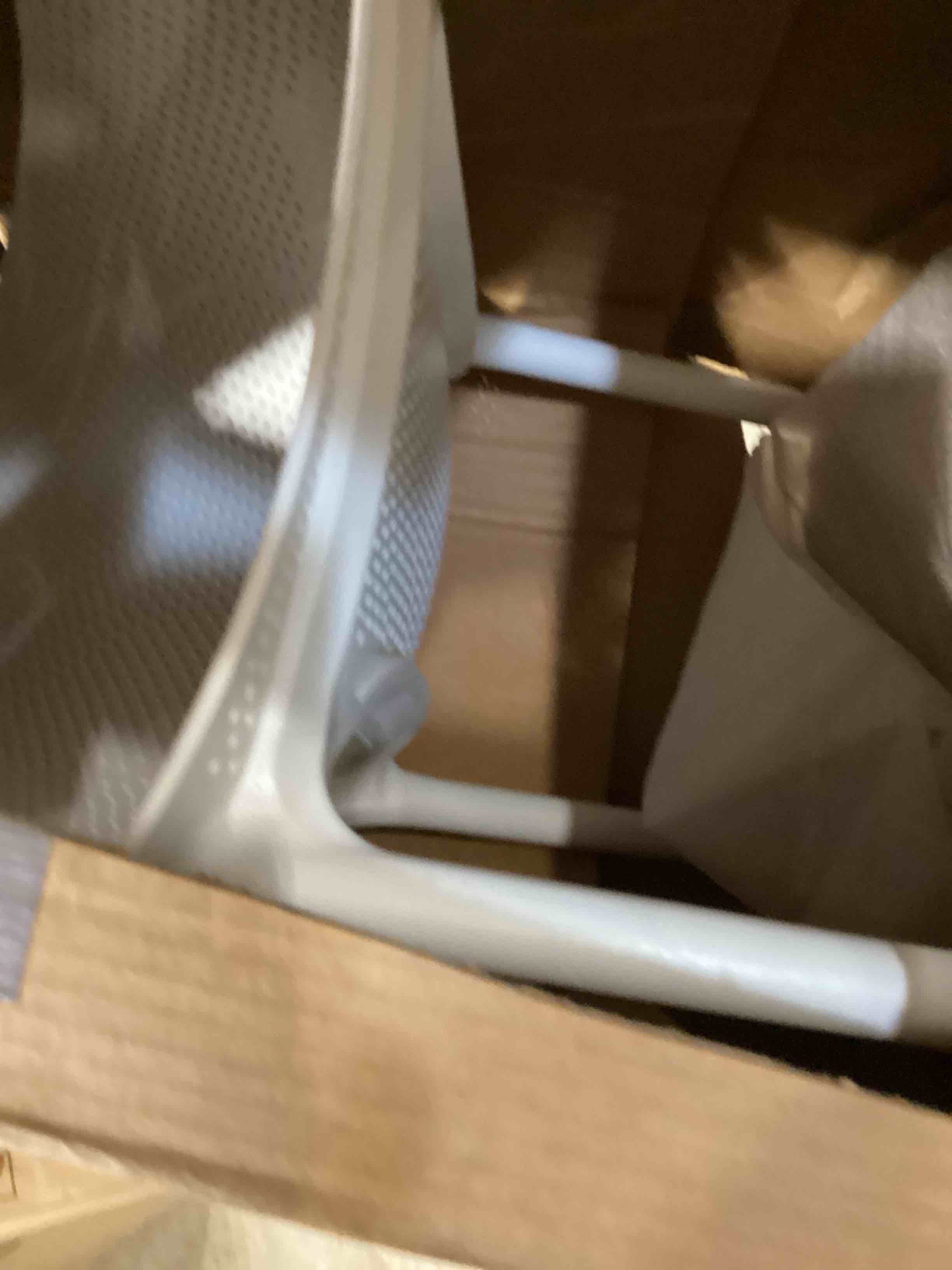 https://s3.amazonaws.com/lotting-images-prod/bidfta/TEA2807989_1752766190021.jpeg