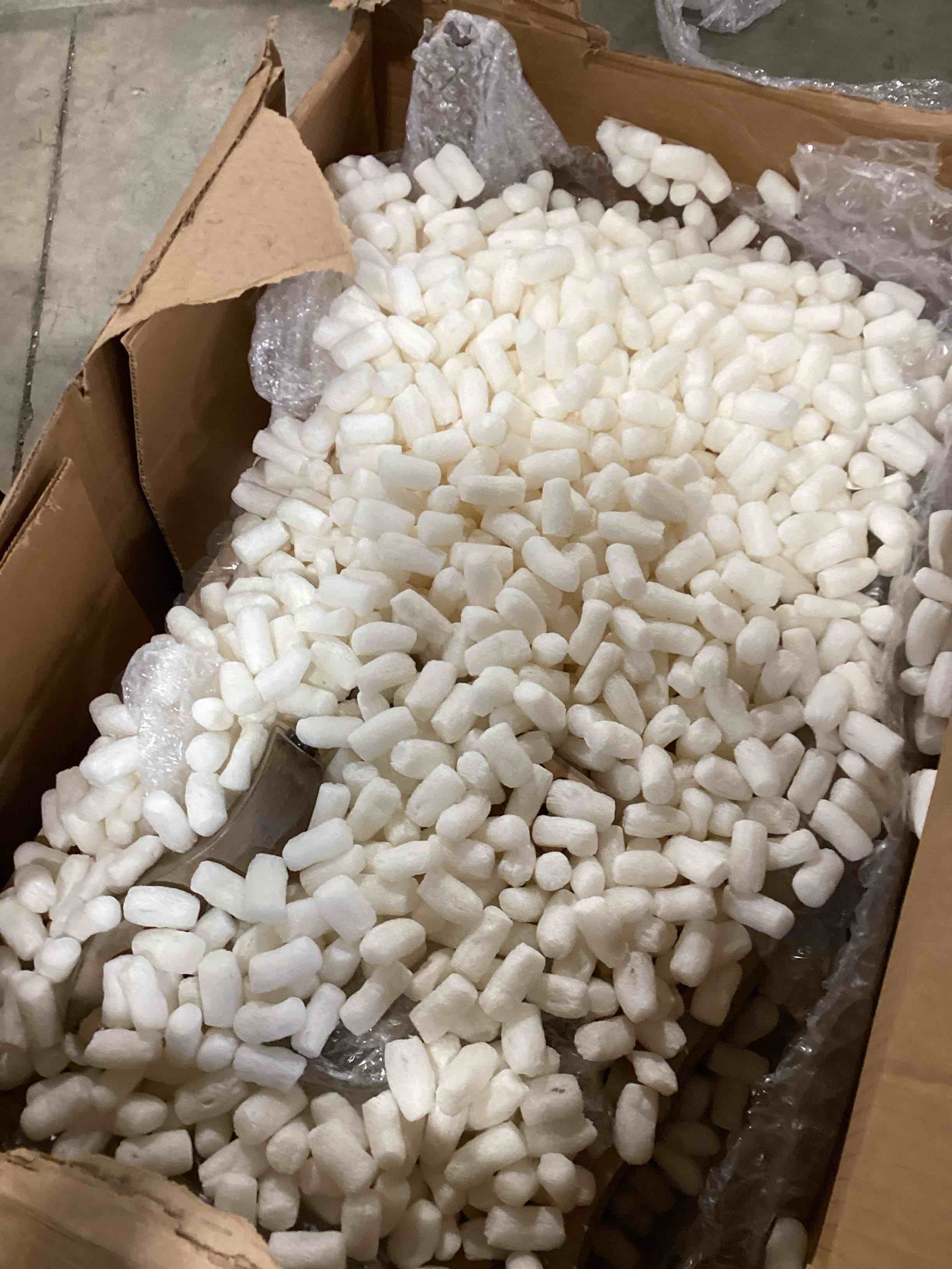 https://s3.amazonaws.com/lotting-images-prod/bidfta/TEA2808097_1752853665674.jpeg