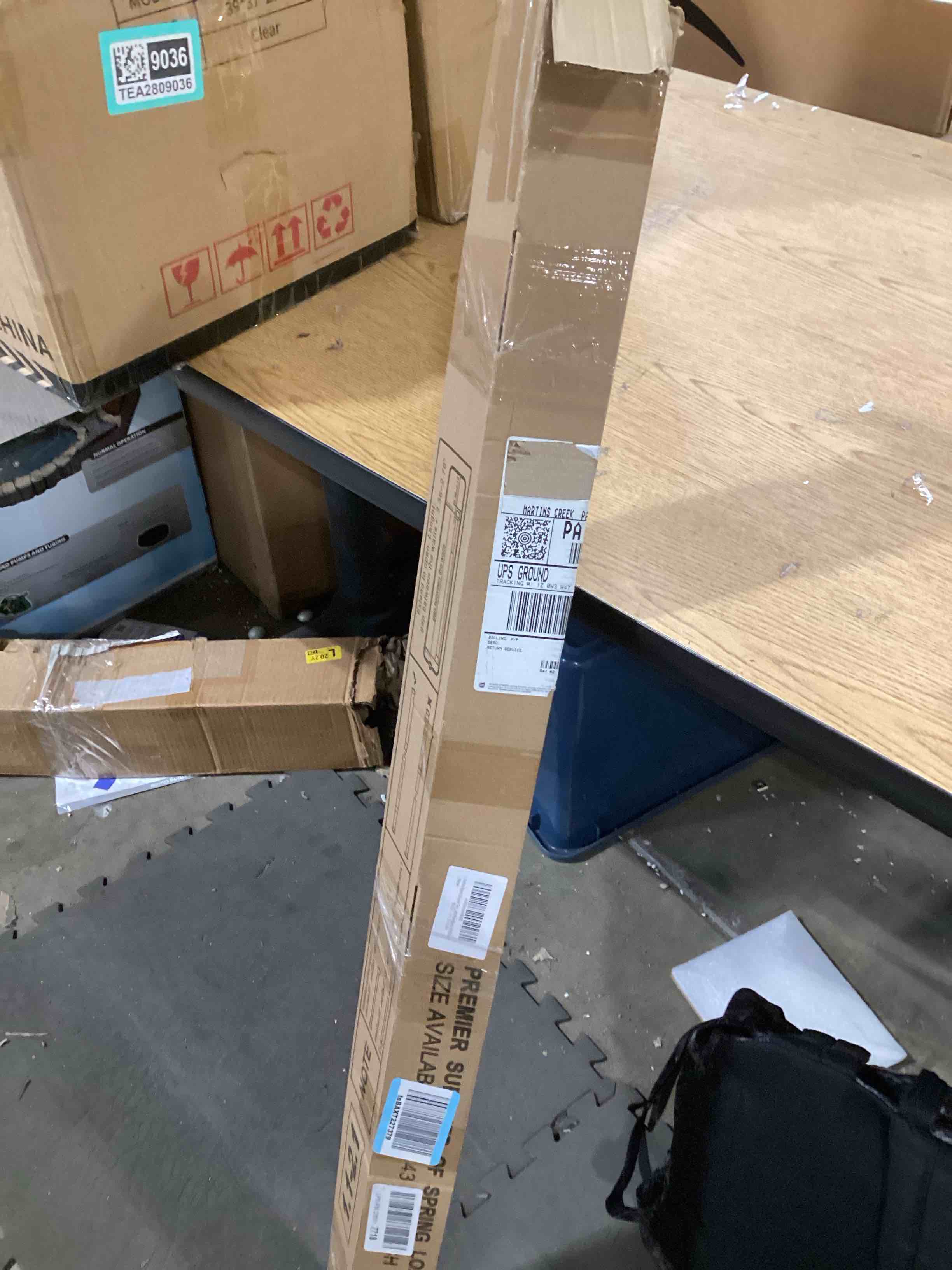 https://s3.amazonaws.com/lotting-images-prod/bidfta/TEA2809049_1748882630883.jpeg