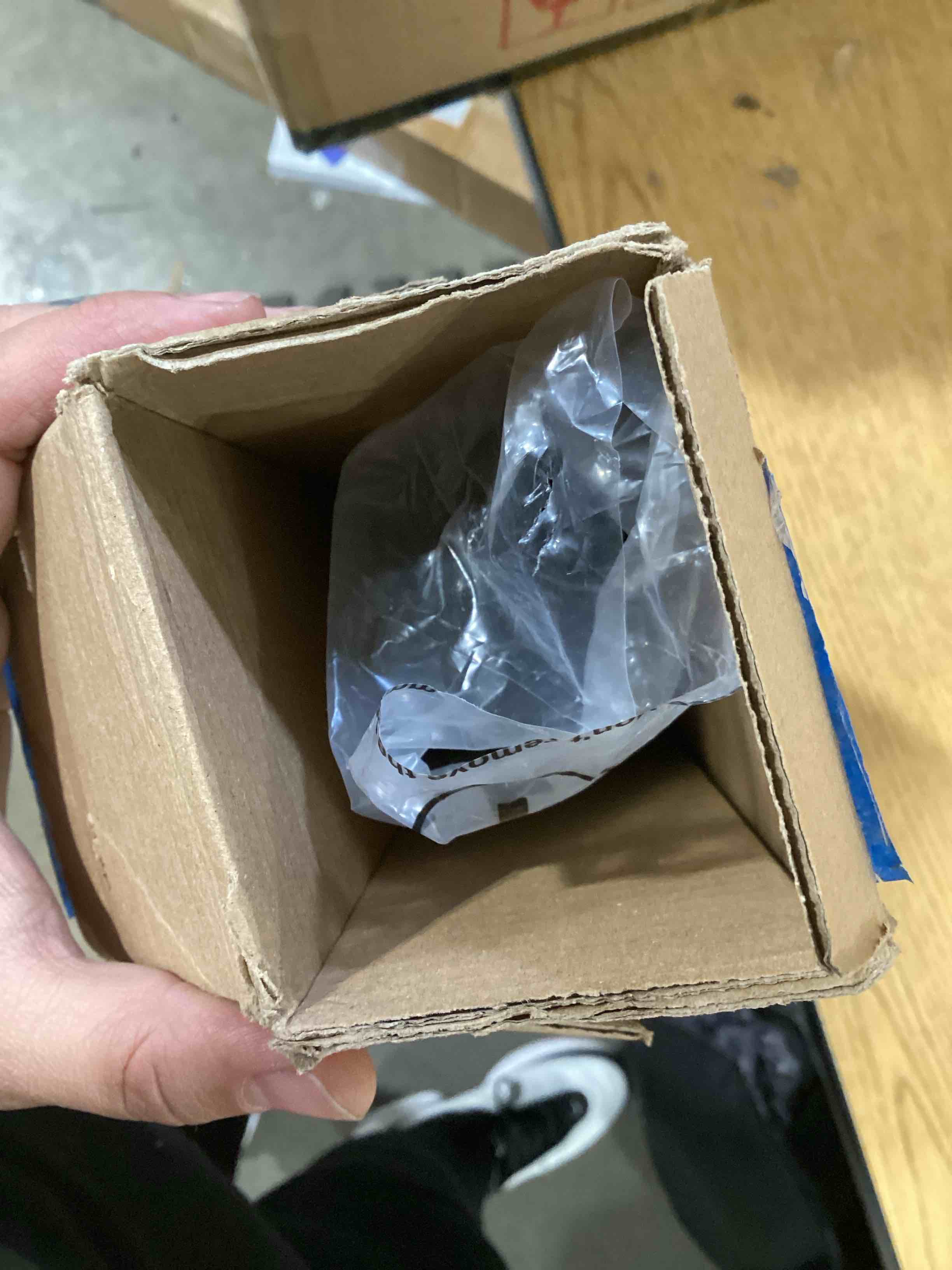 https://s3.amazonaws.com/lotting-images-prod/bidfta/TEA2809049_1748882654277.jpeg