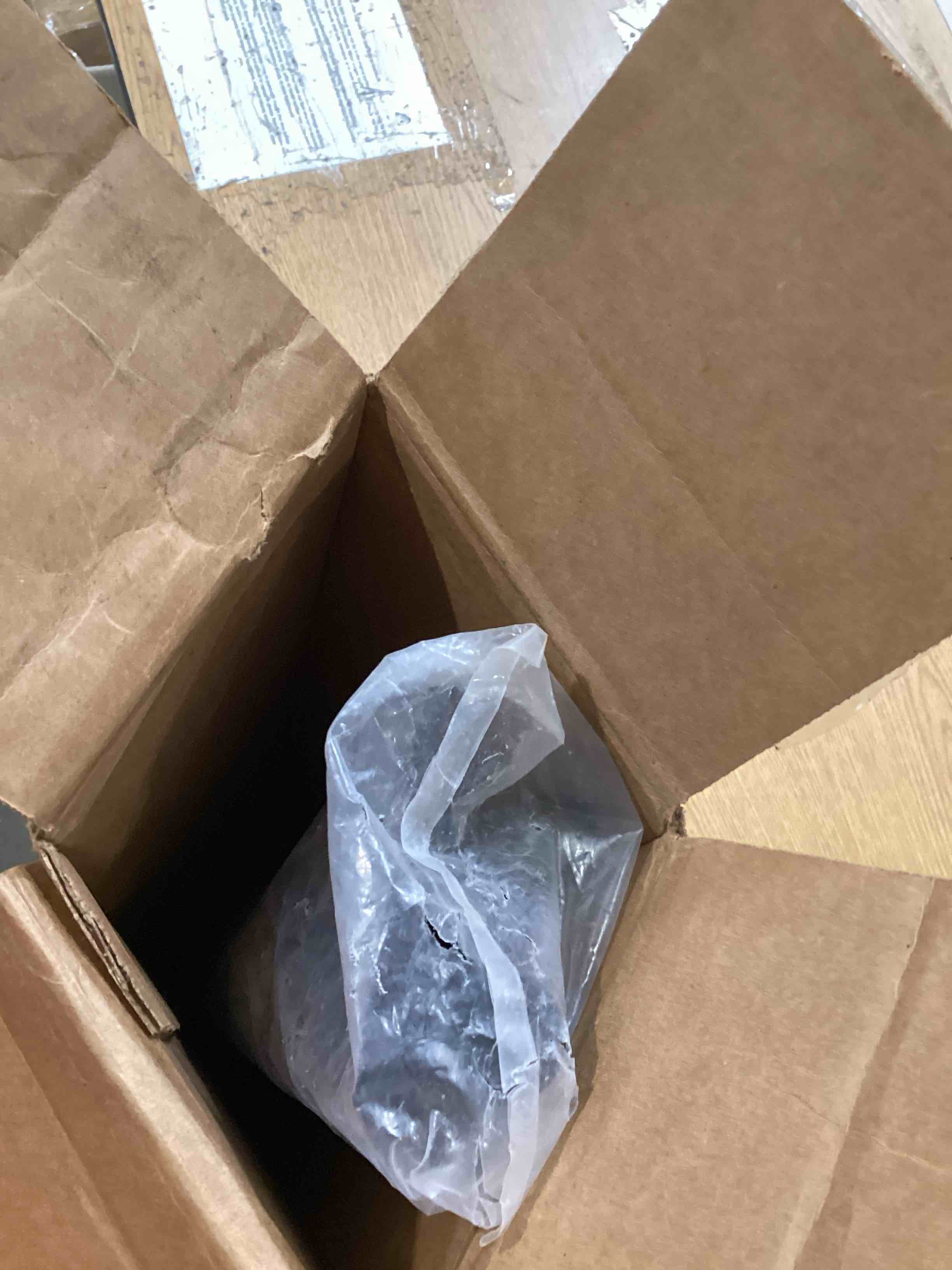 https://s3.amazonaws.com/lotting-images-prod/bidfta/TEA2809051_1748883195039.jpeg