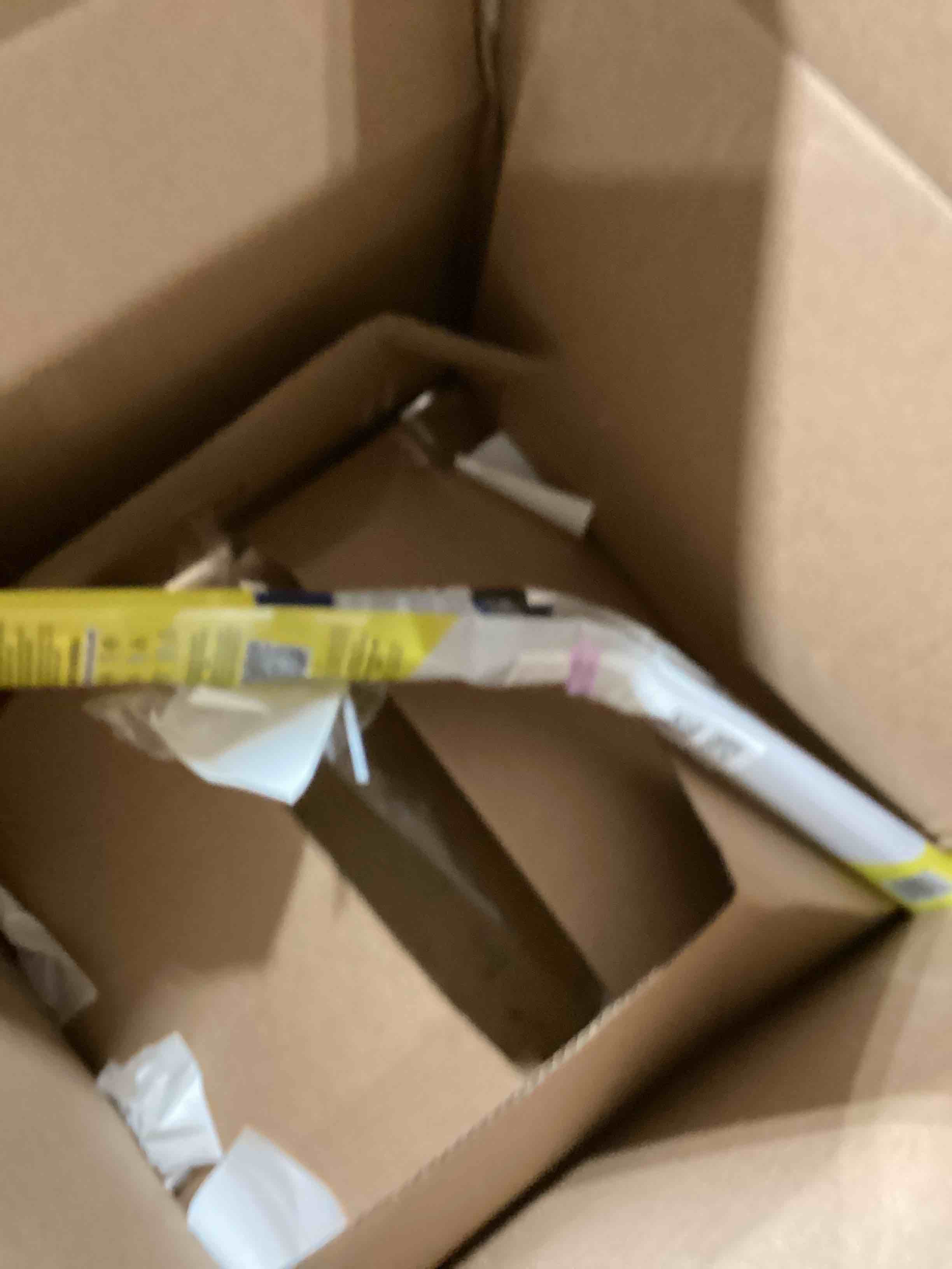 https://s3.amazonaws.com/lotting-images-prod/bidfta/TEA2811032_1750686045308.jpeg
