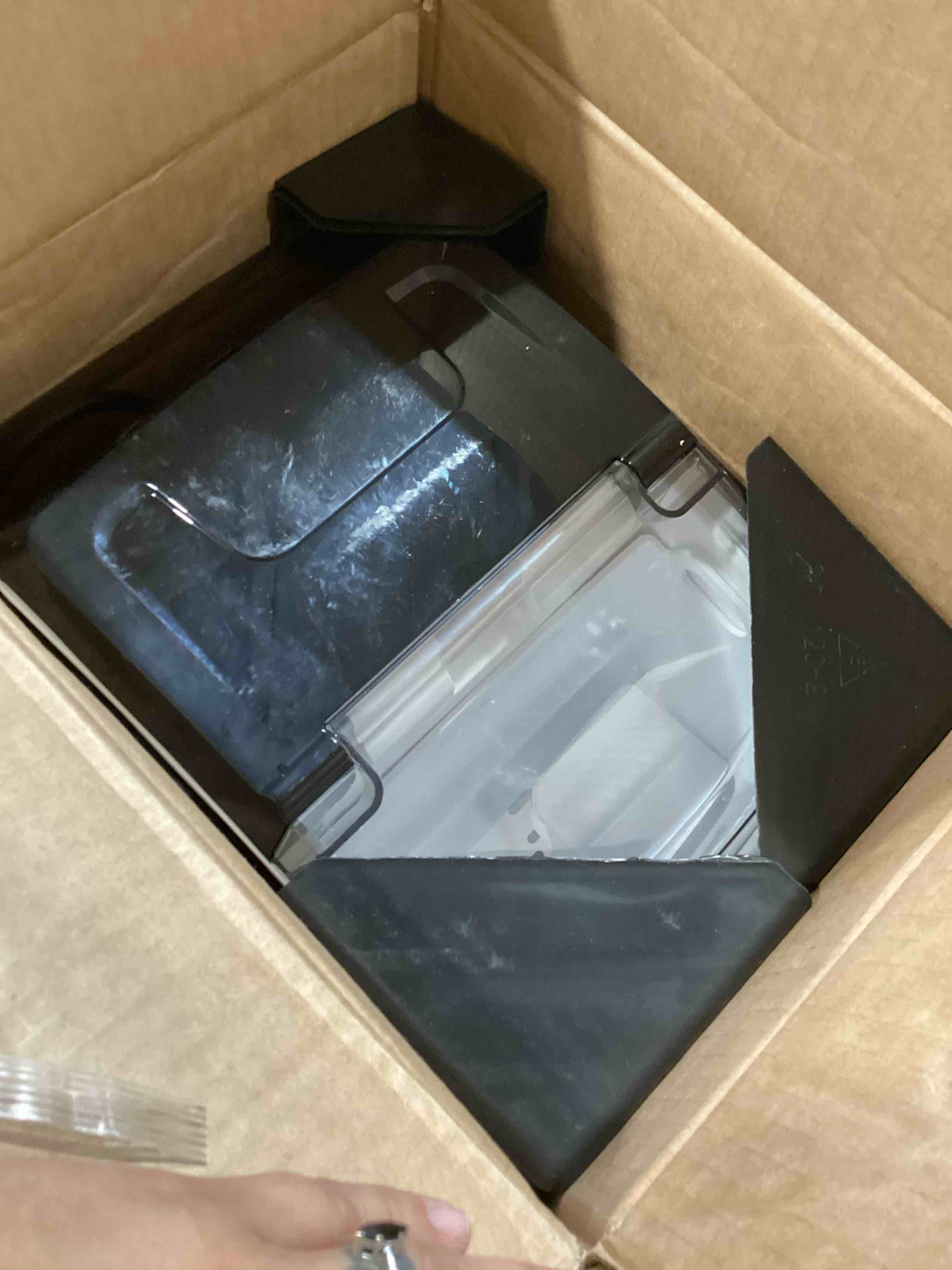 https://s3.amazonaws.com/lotting-images-prod/bidfta/TEA2811052_1750690012465.jpeg