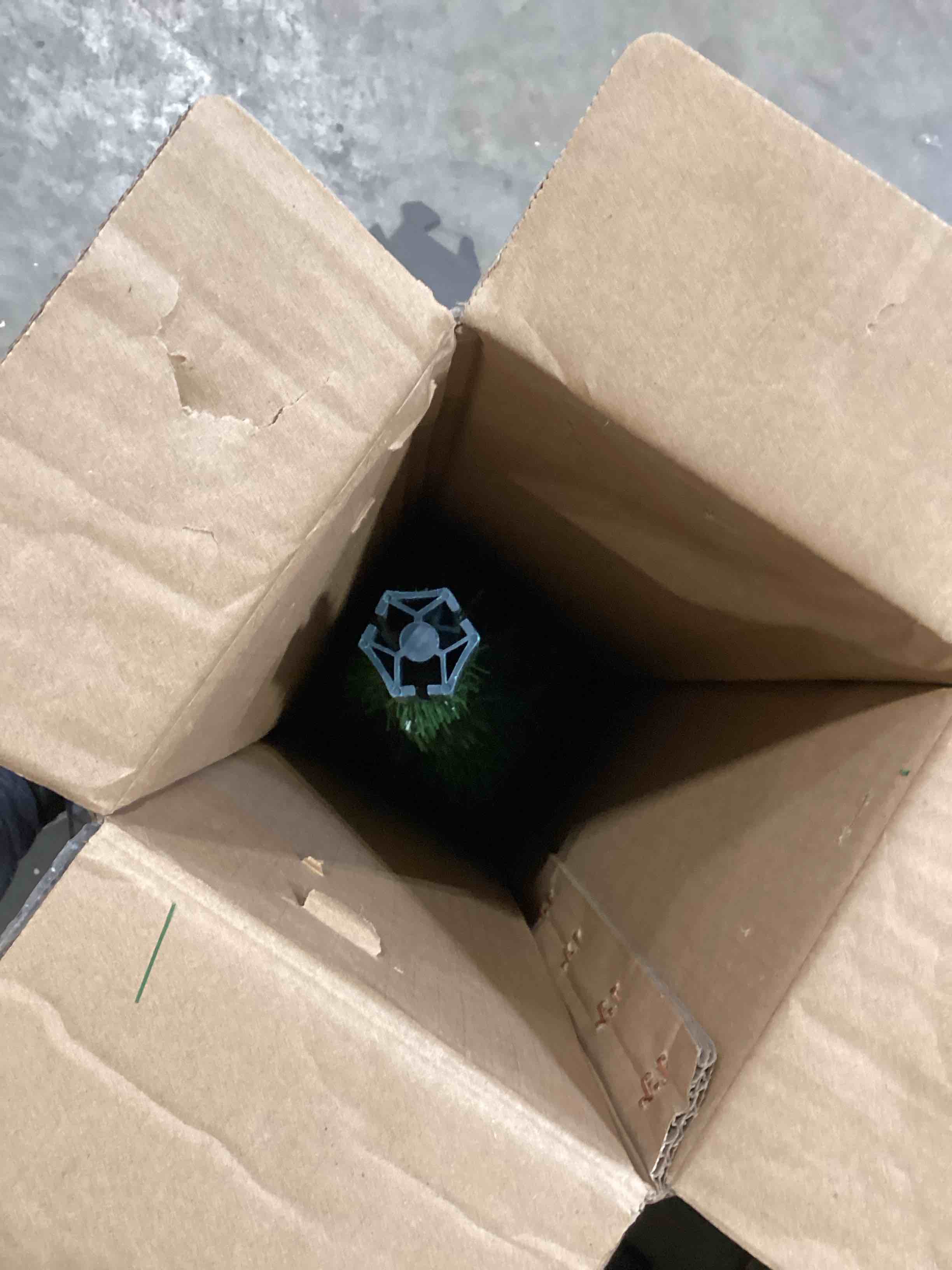 https://s3.amazonaws.com/lotting-images-prod/bidfta/TEA2811053_1750690198887.jpeg