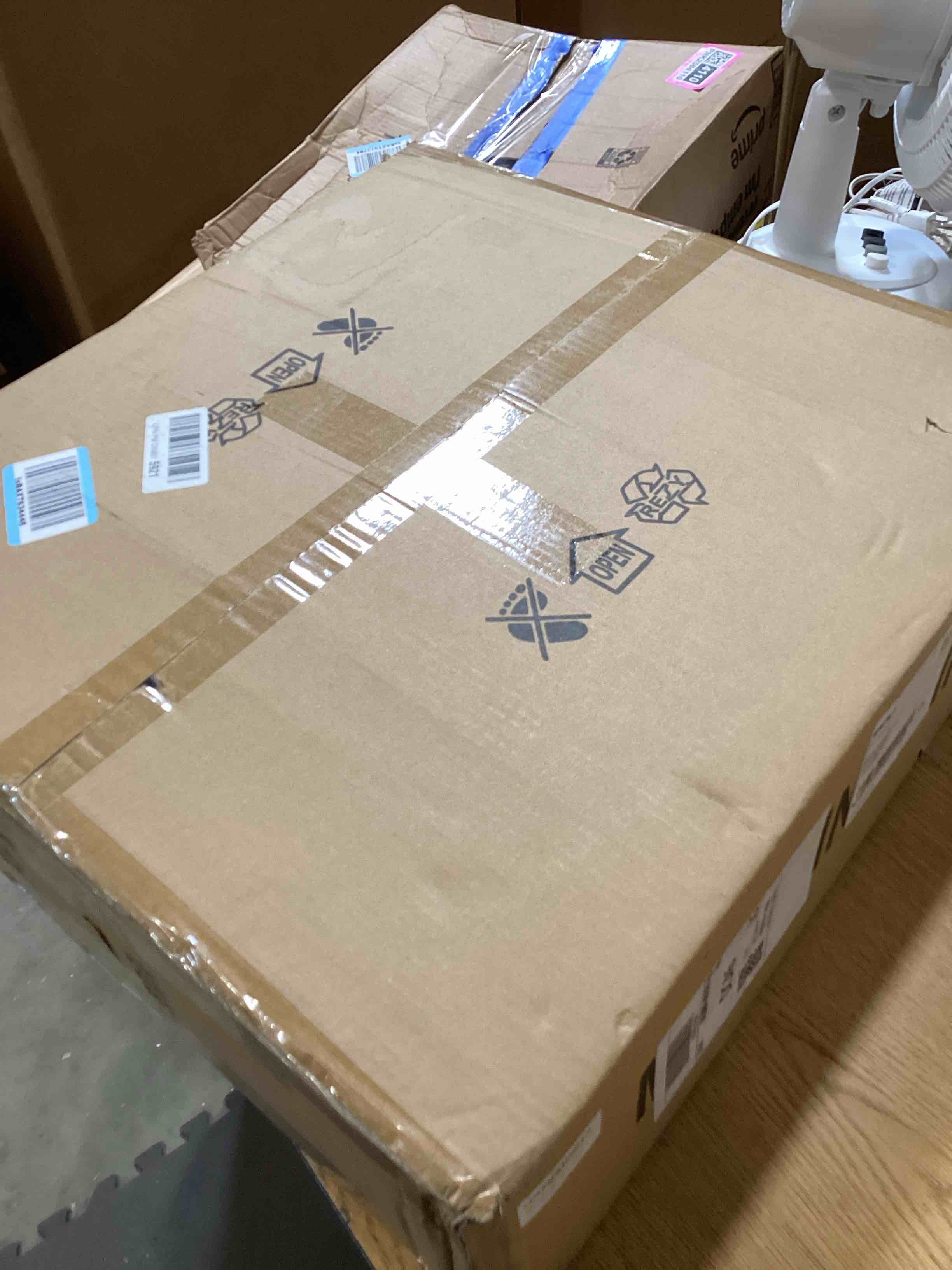 https://s3.amazonaws.com/lotting-images-prod/bidfta/TEA2811143_1750707630553.jpeg