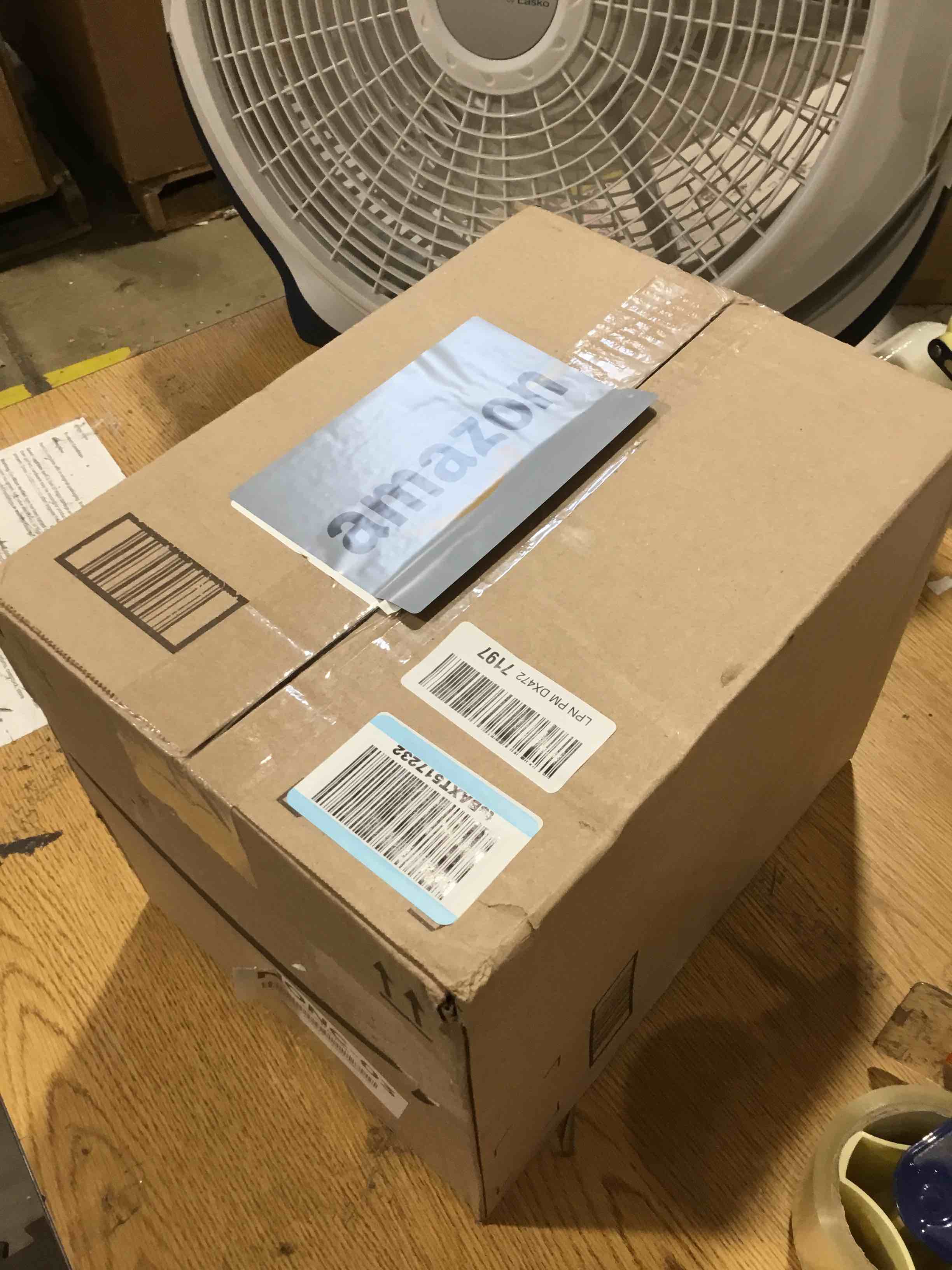 https://s3.amazonaws.com/lotting-images-prod/bidfta/TEA2811333_1750852074736.jpeg