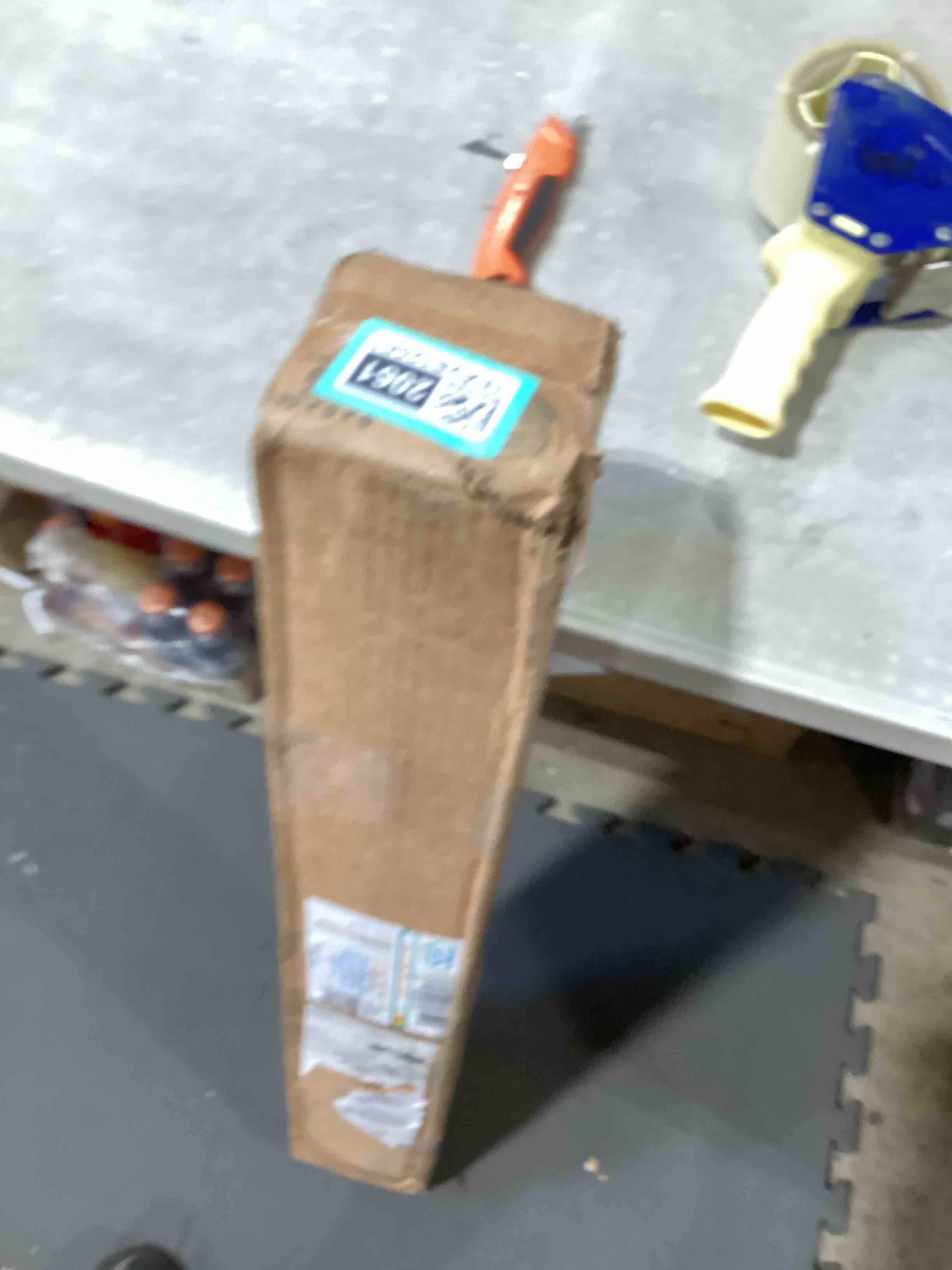 https://s3.amazonaws.com/lotting-images-prod/bidfta/TEA2812061_1750852755949.jpeg