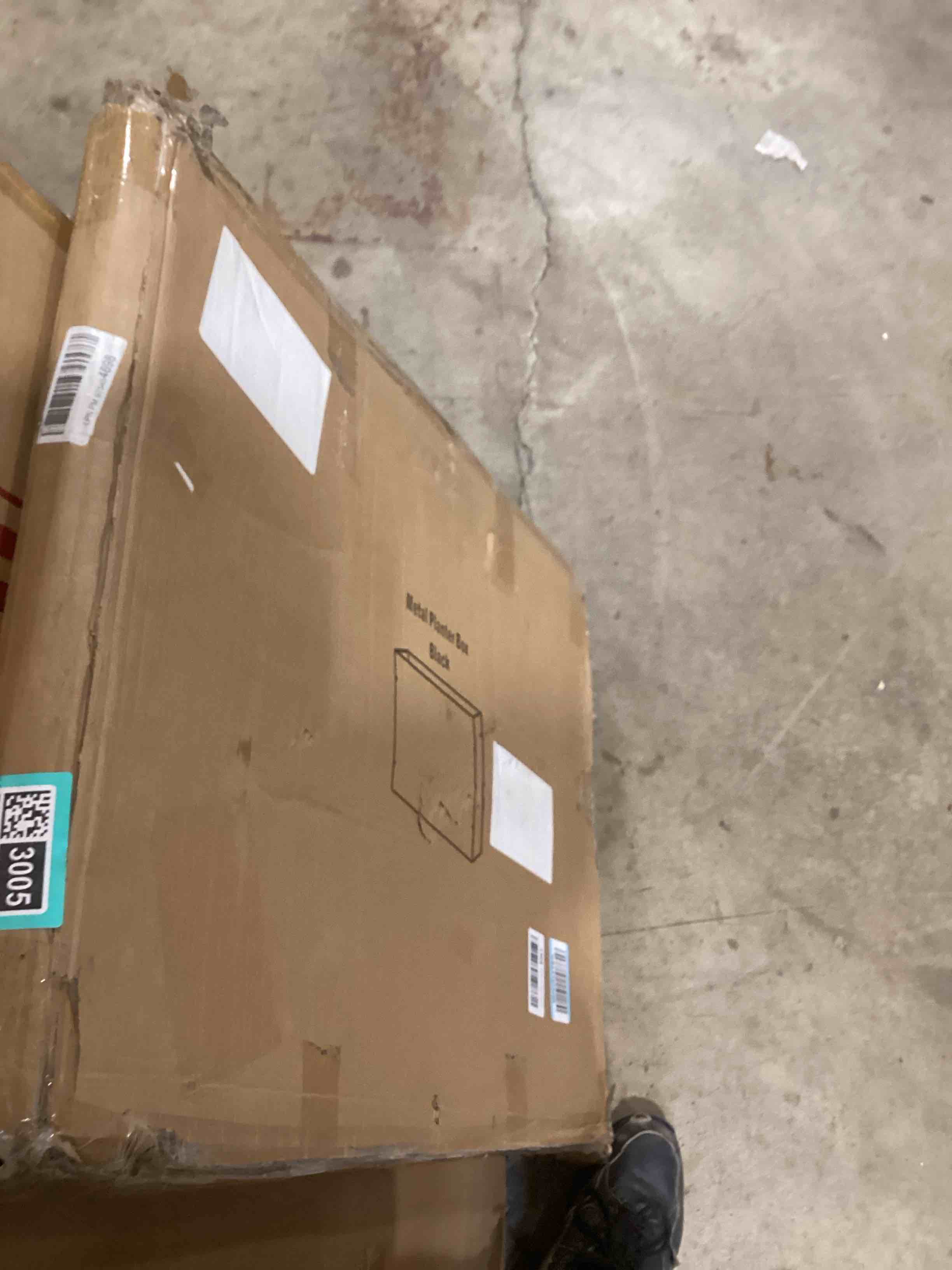 https://s3.amazonaws.com/lotting-images-prod/bidfta/TEA2813005_1751388844149.jpeg