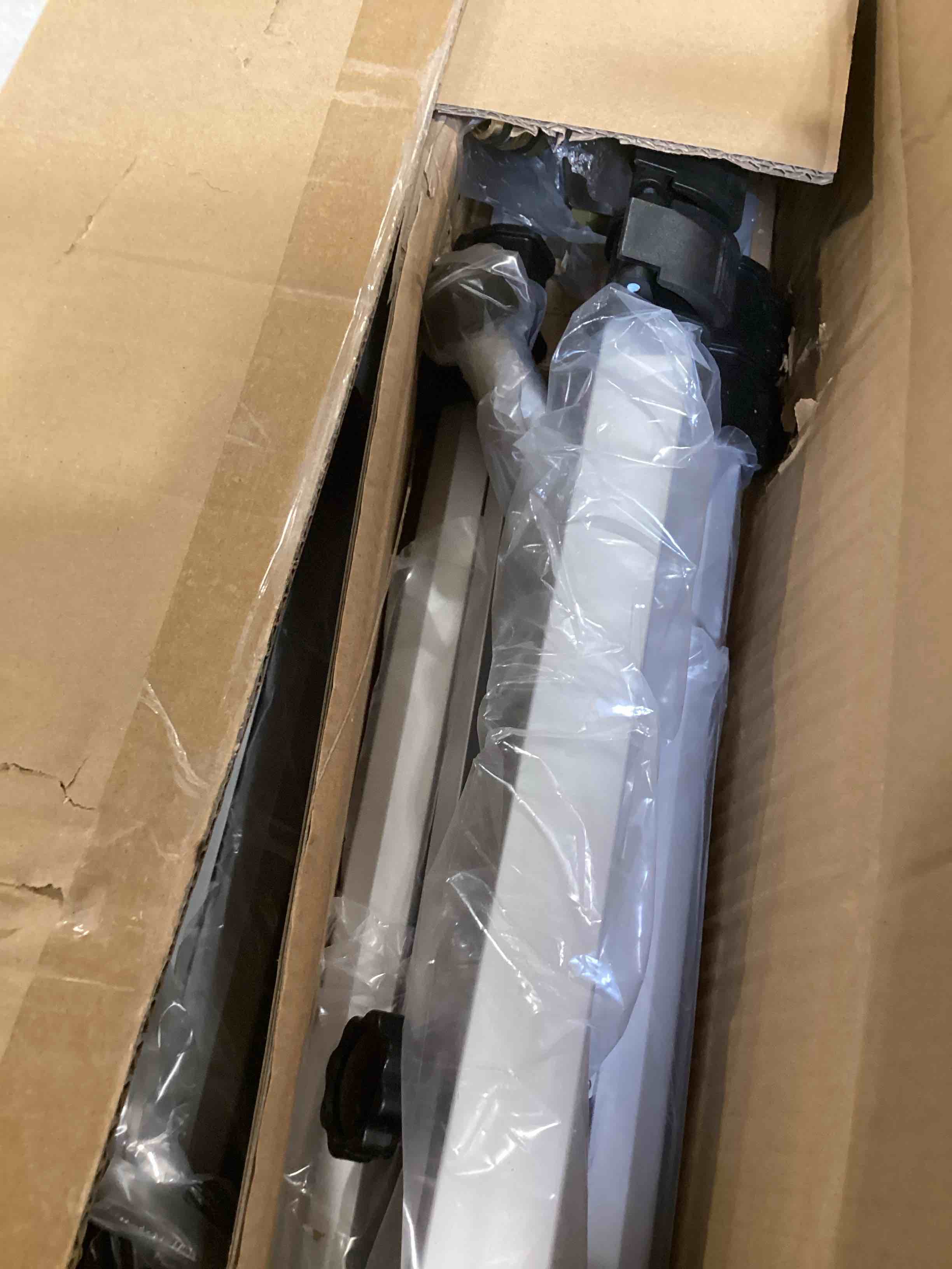 https://s3.amazonaws.com/lotting-images-prod/bidfta/TEA2813165_1751556060463.jpeg