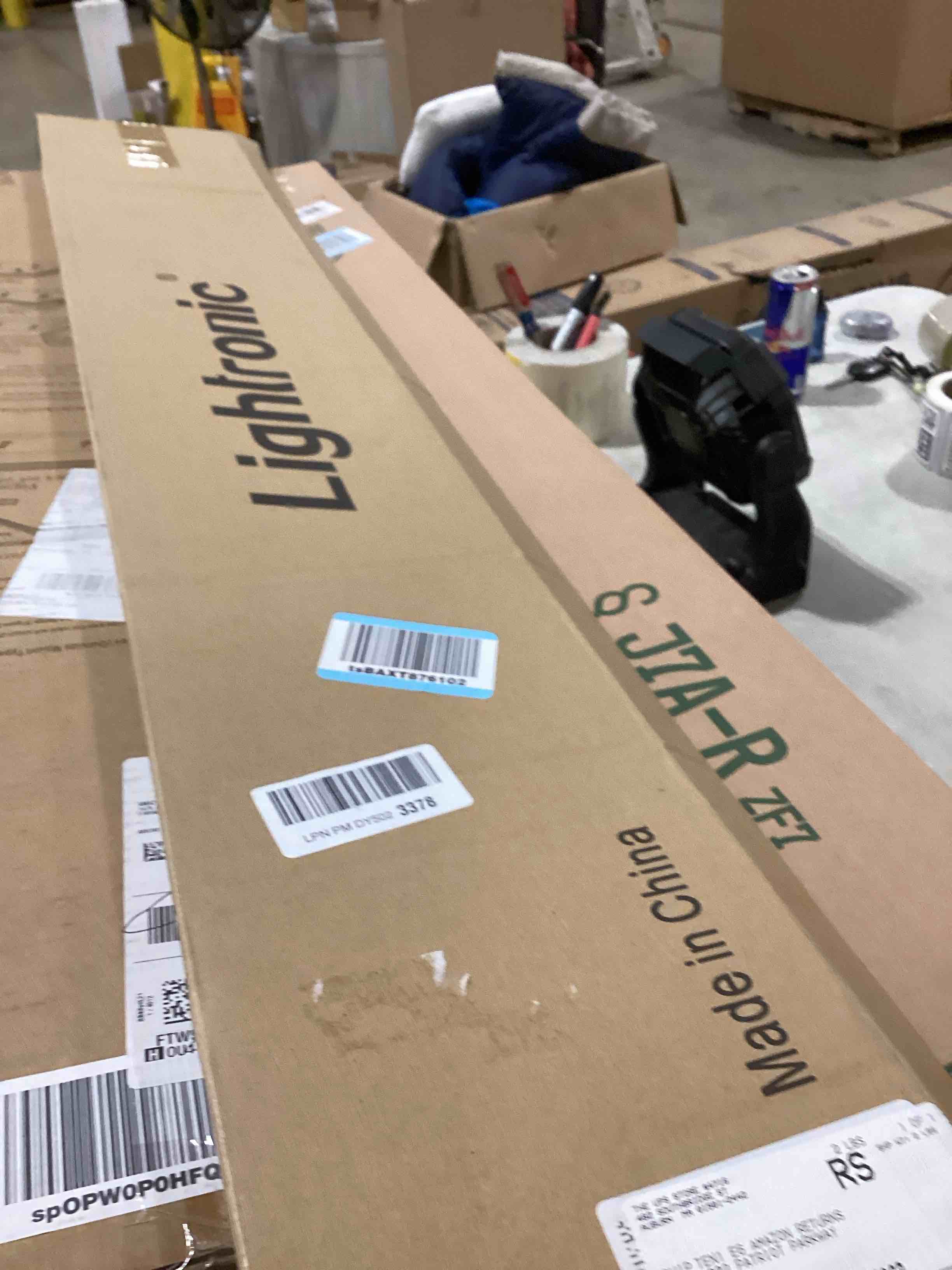https://s3.amazonaws.com/lotting-images-prod/bidfta/TEA2813650_1751974960652.jpeg