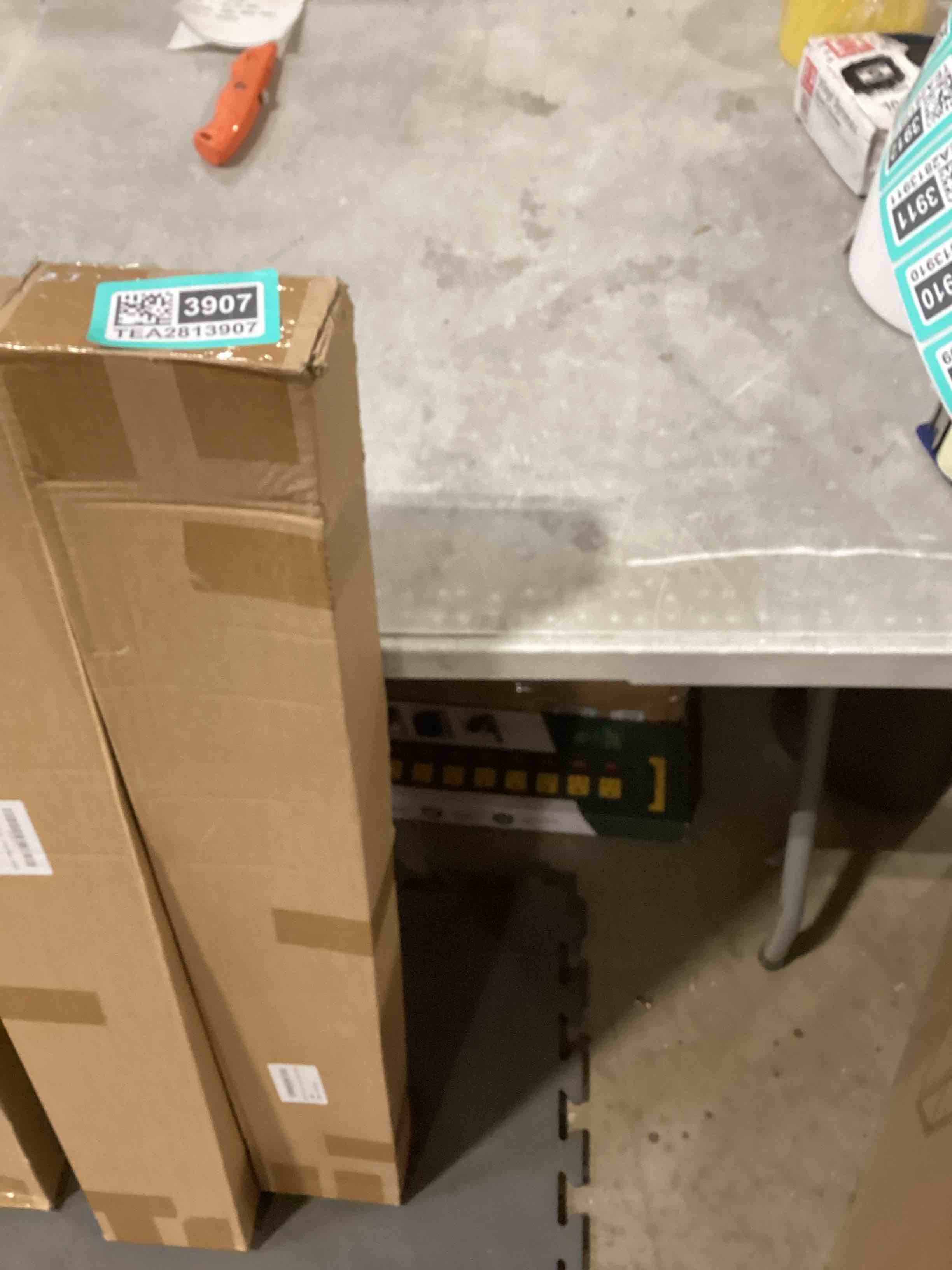 https://s3.amazonaws.com/lotting-images-prod/bidfta/TEA2813907_1751992572440.jpeg