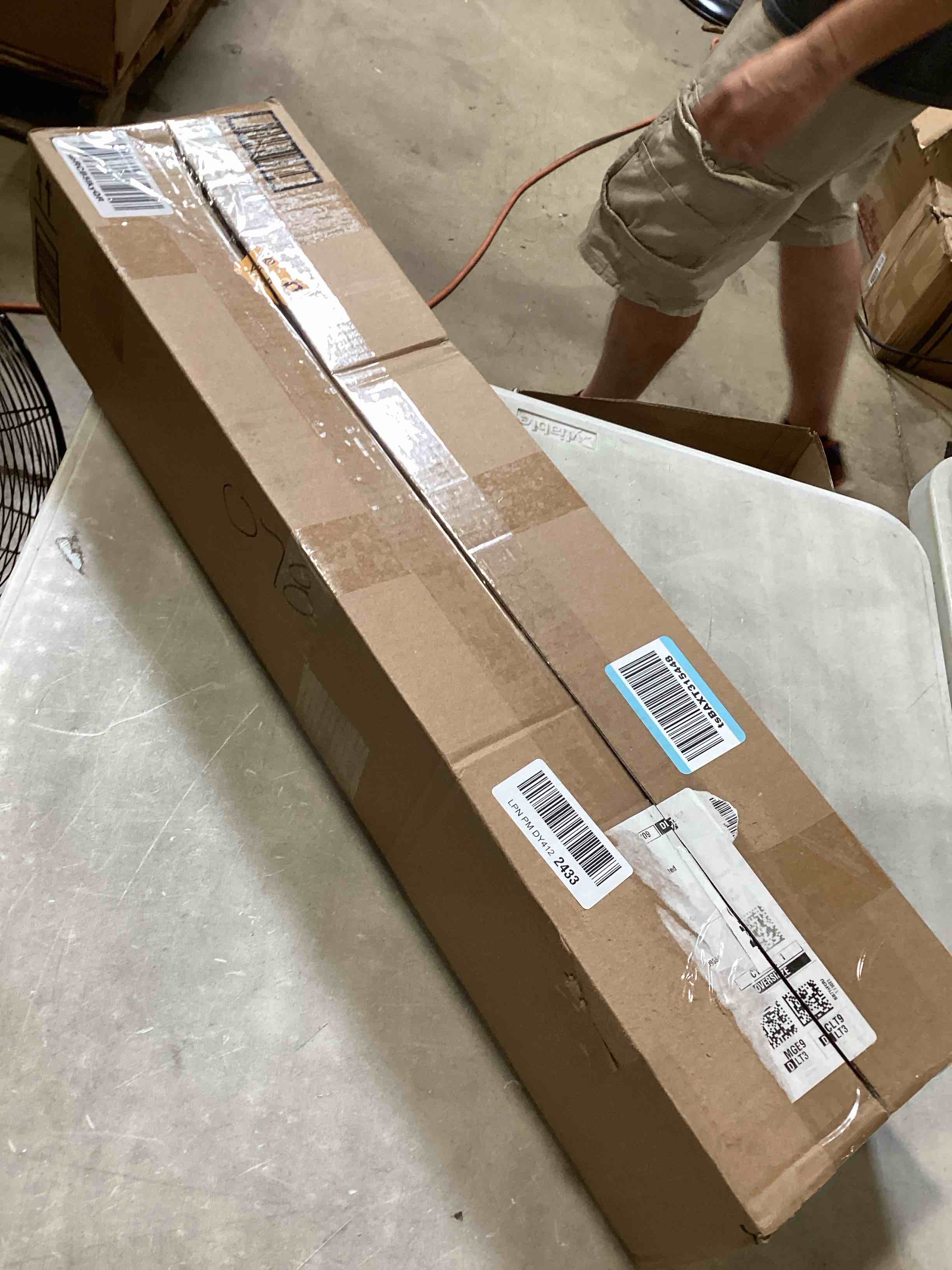 https://s3.amazonaws.com/lotting-images-prod/bidfta/TEA2813951_1751995654990.jpeg