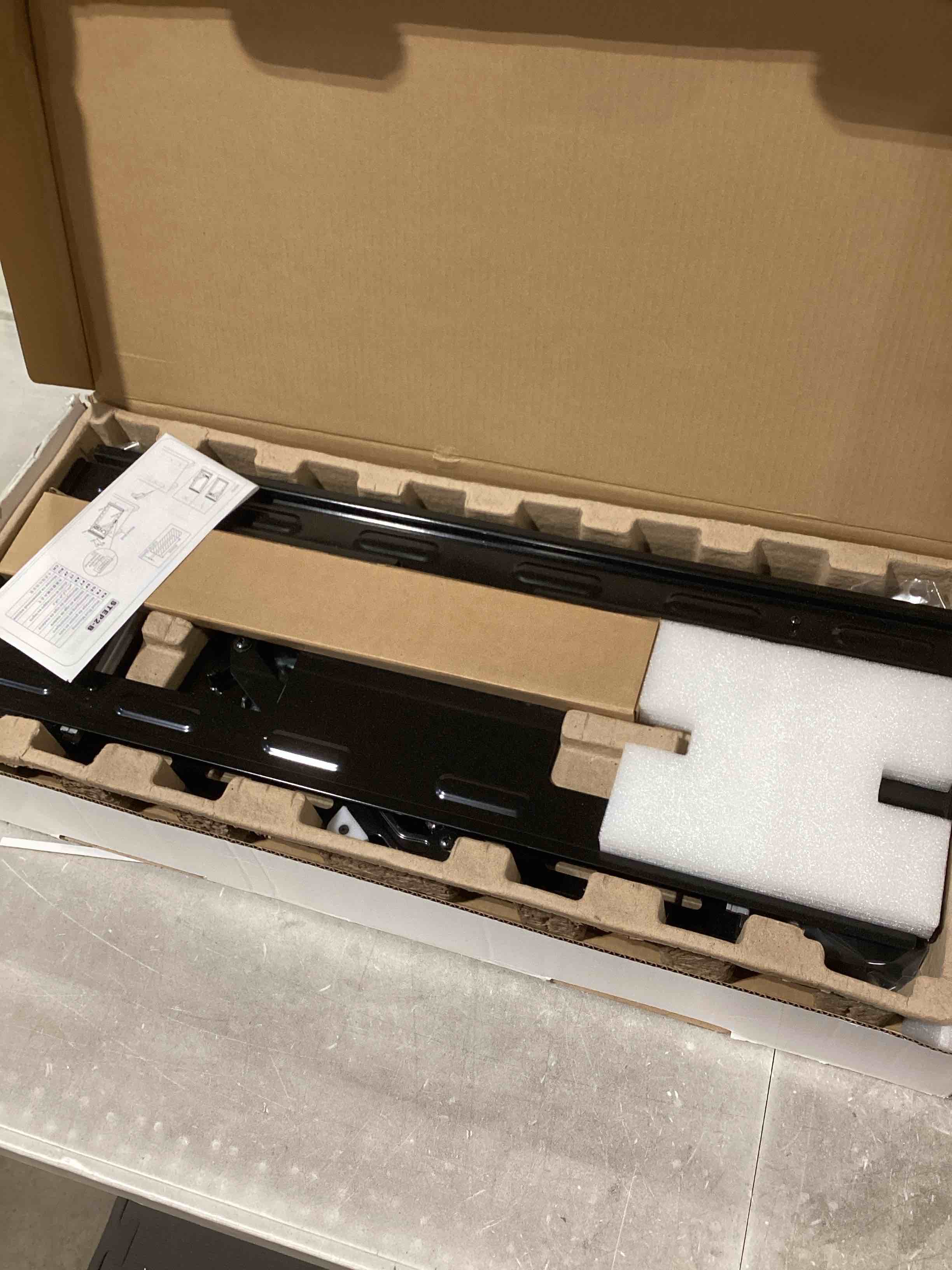 https://s3.amazonaws.com/lotting-images-prod/bidfta/TEA2814032_1752059320783.jpeg