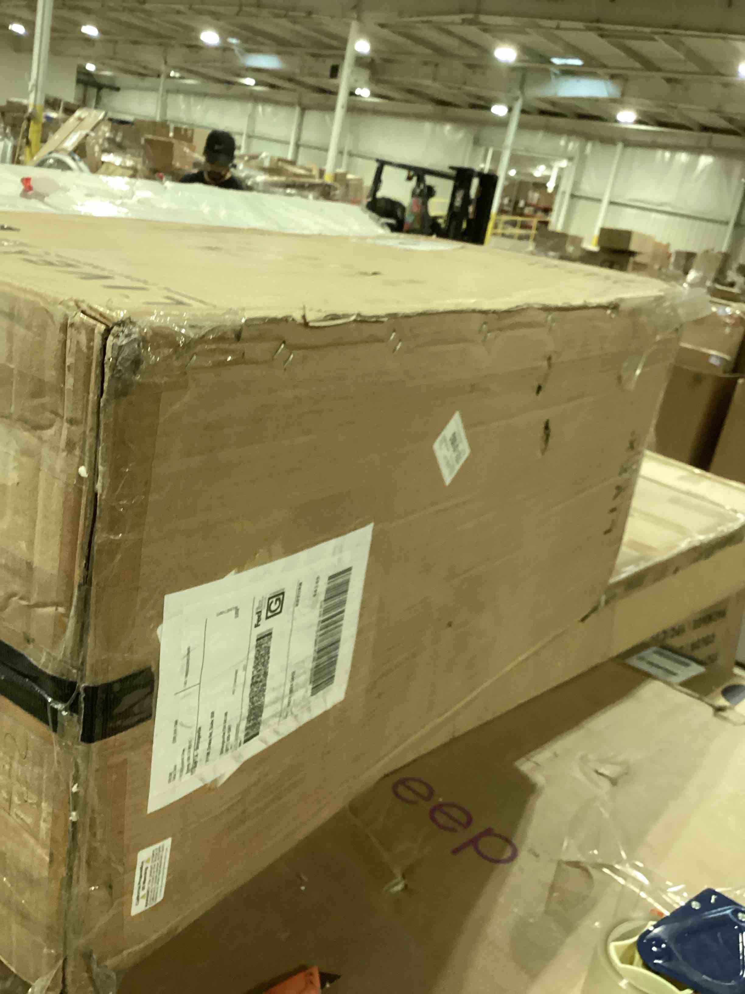 https://s3.amazonaws.com/lotting-images-prod/bidfta/TEA2814402_1752495461283.jpeg