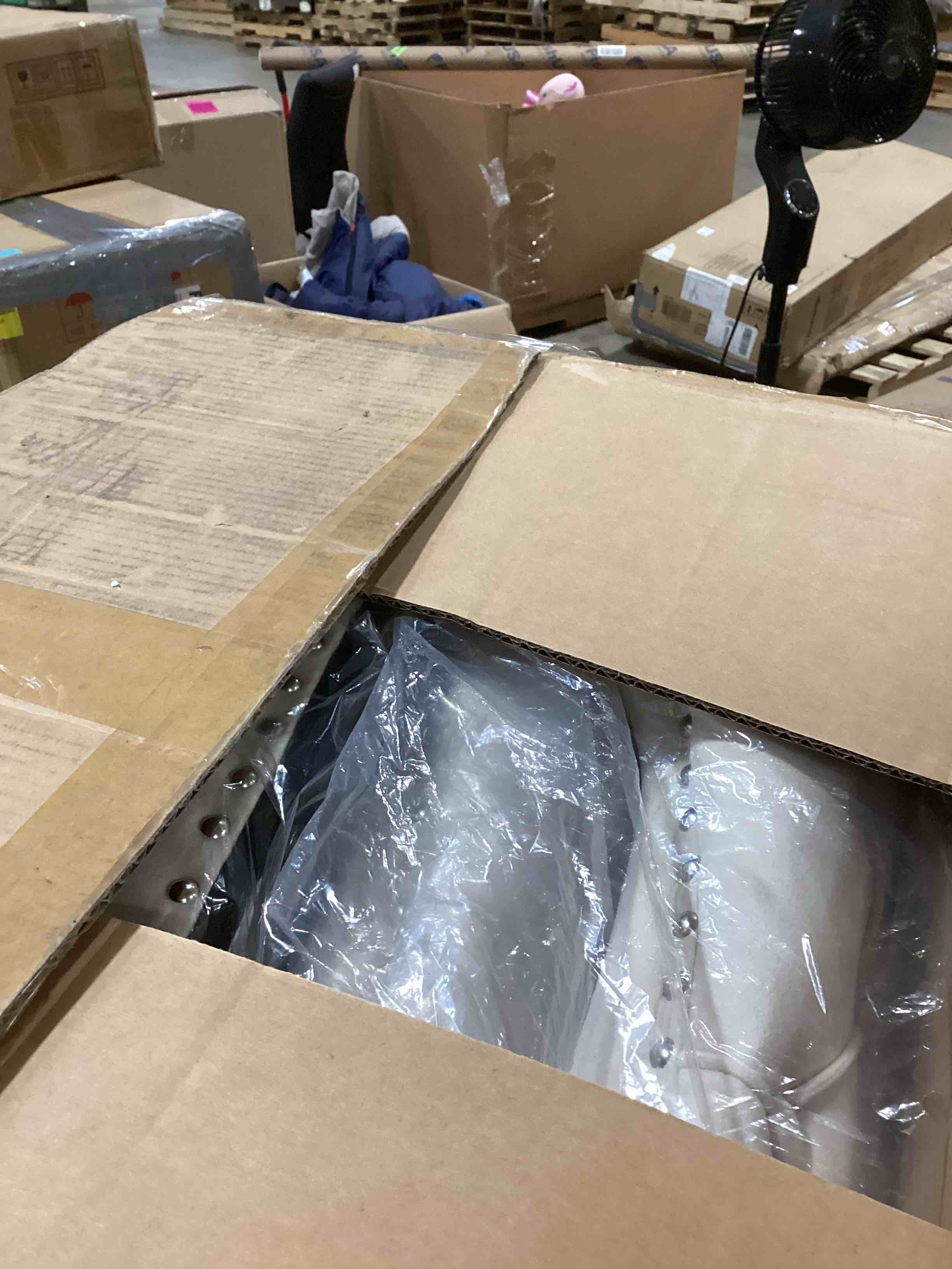 https://s3.amazonaws.com/lotting-images-prod/bidfta/TEA2814590_1752677042504.jpeg