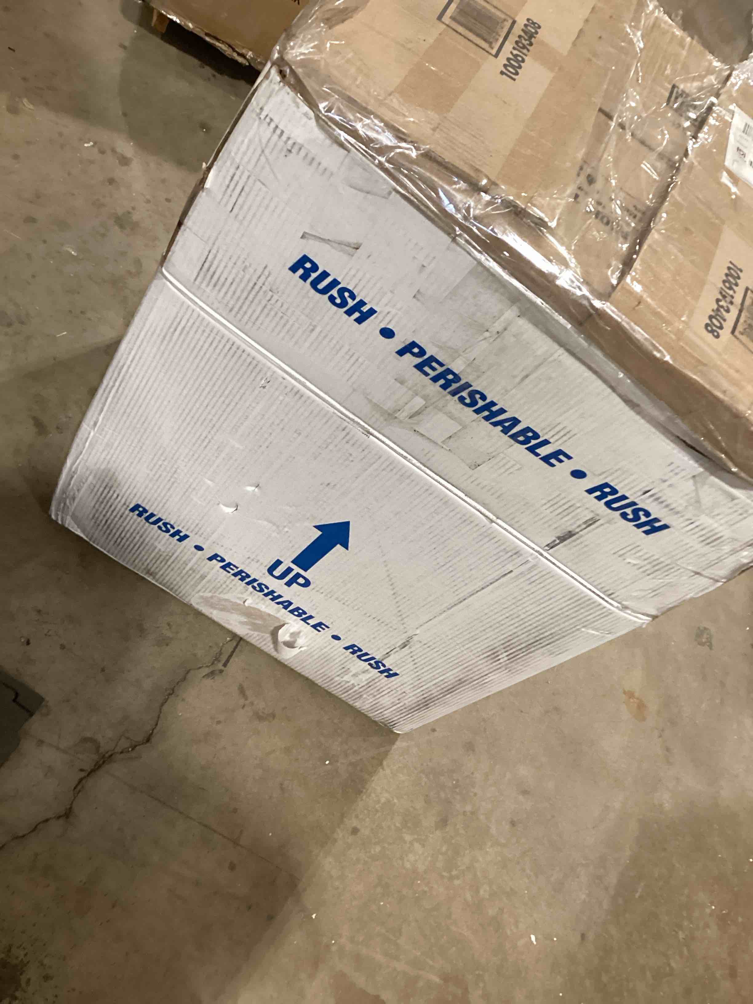 https://s3.amazonaws.com/lotting-images-prod/bidfta/TEA2814598_1752679697114.jpeg