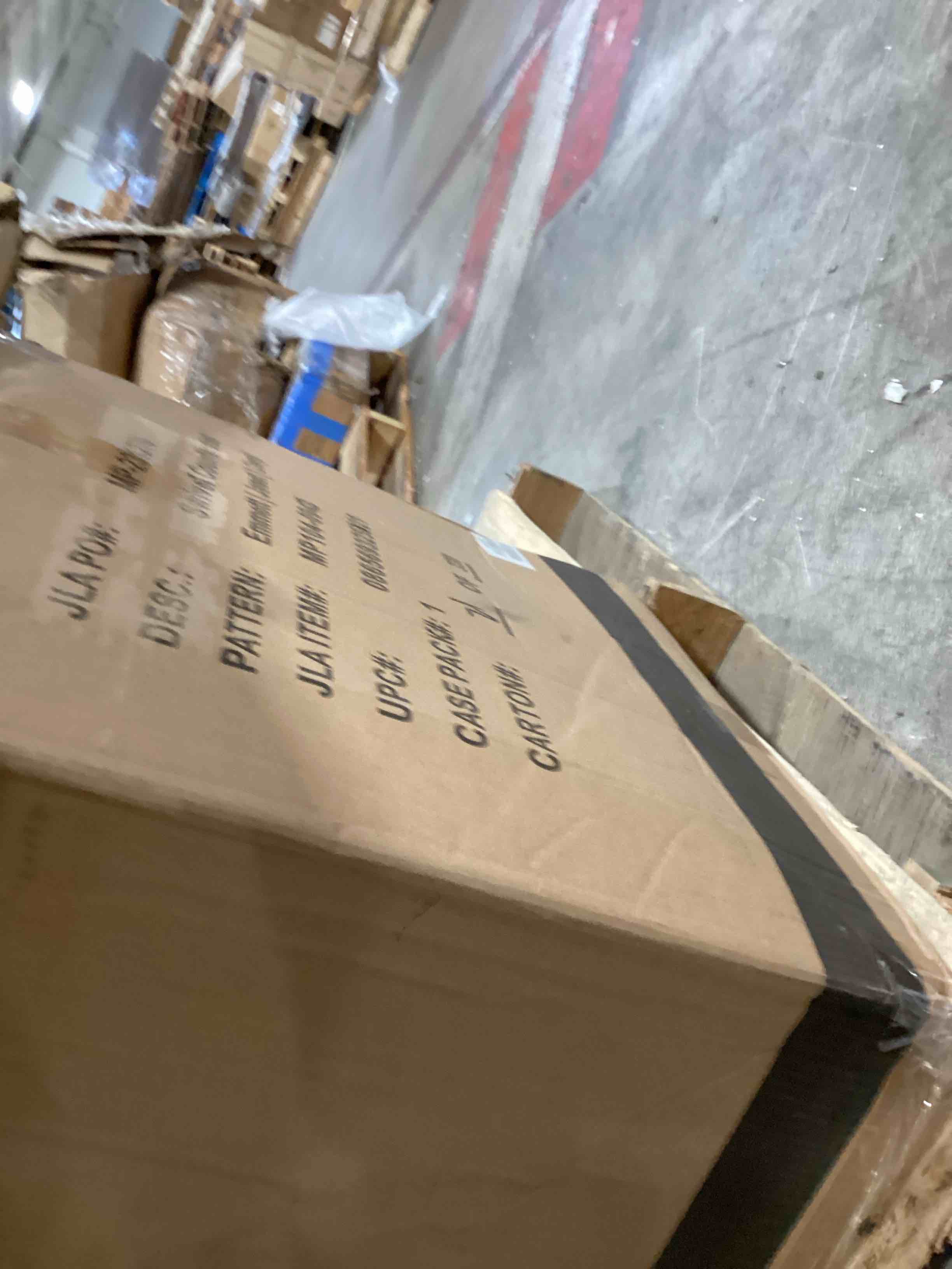https://s3.amazonaws.com/lotting-images-prod/bidfta/TEA2814616_1752693257775.jpeg