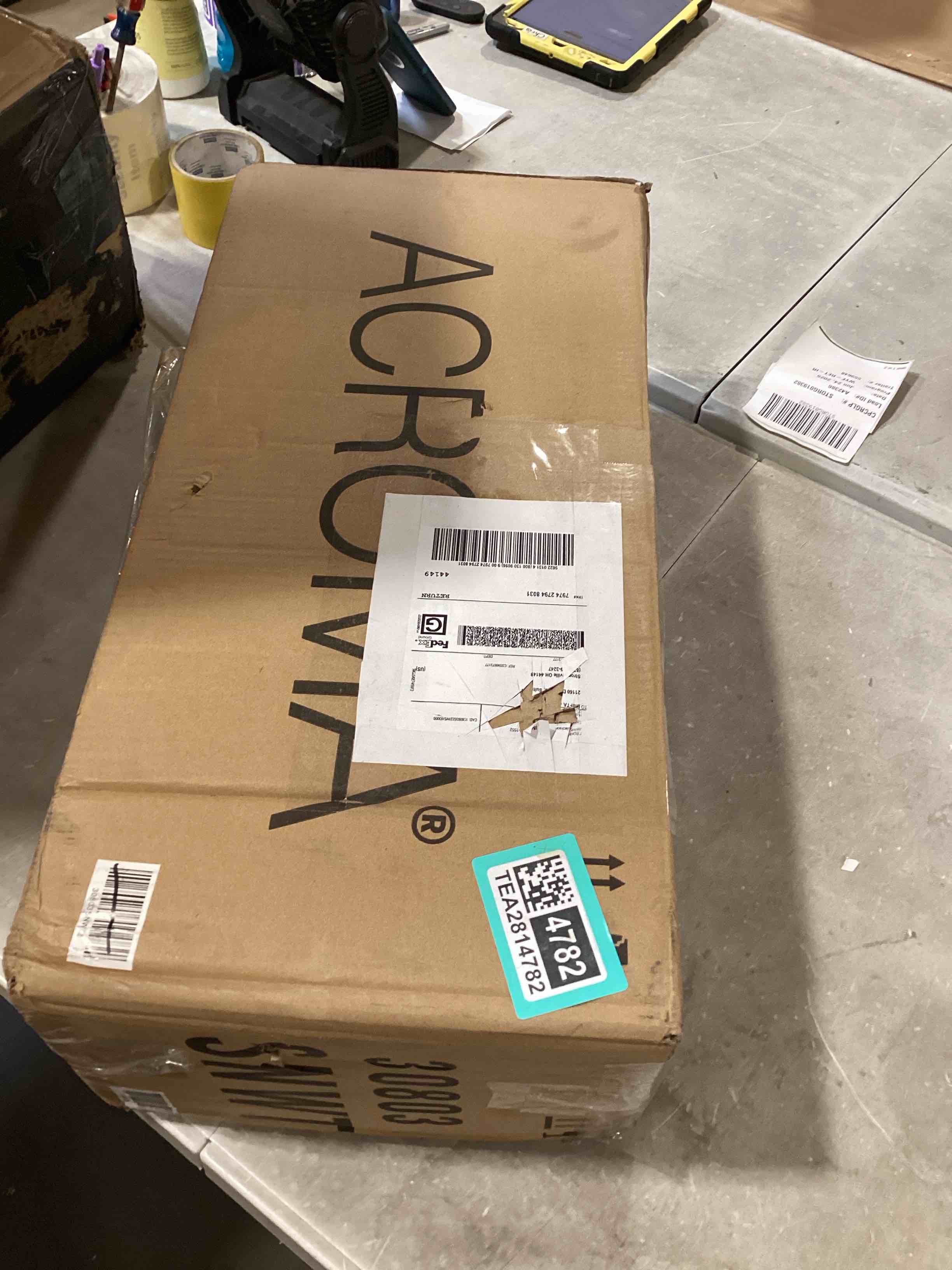 https://s3.amazonaws.com/lotting-images-prod/bidfta/TEA2814782_1752854378912.jpeg