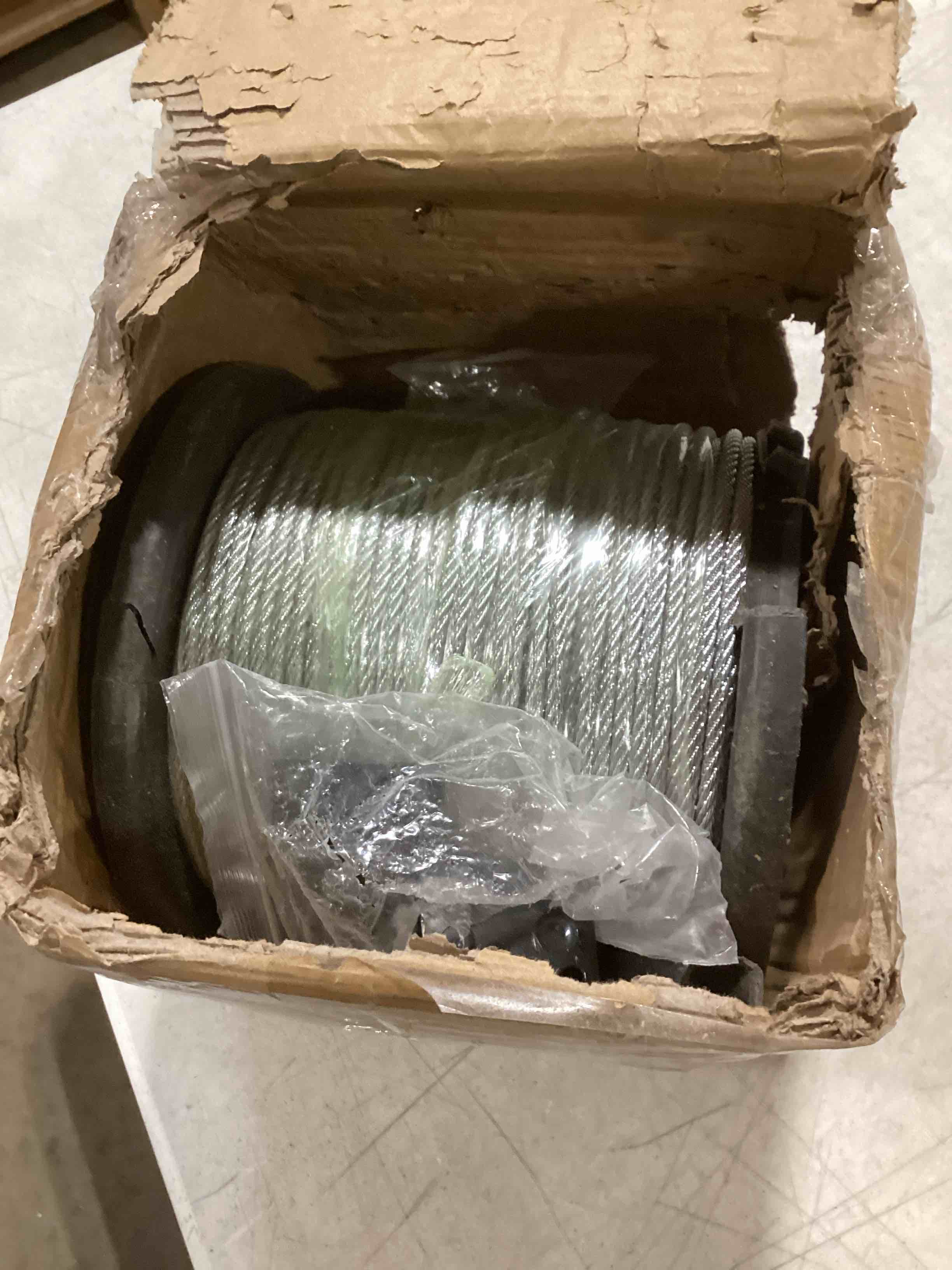 https://s3.amazonaws.com/lotting-images-prod/bidfta/TEA2815786_1750273537136.jpeg