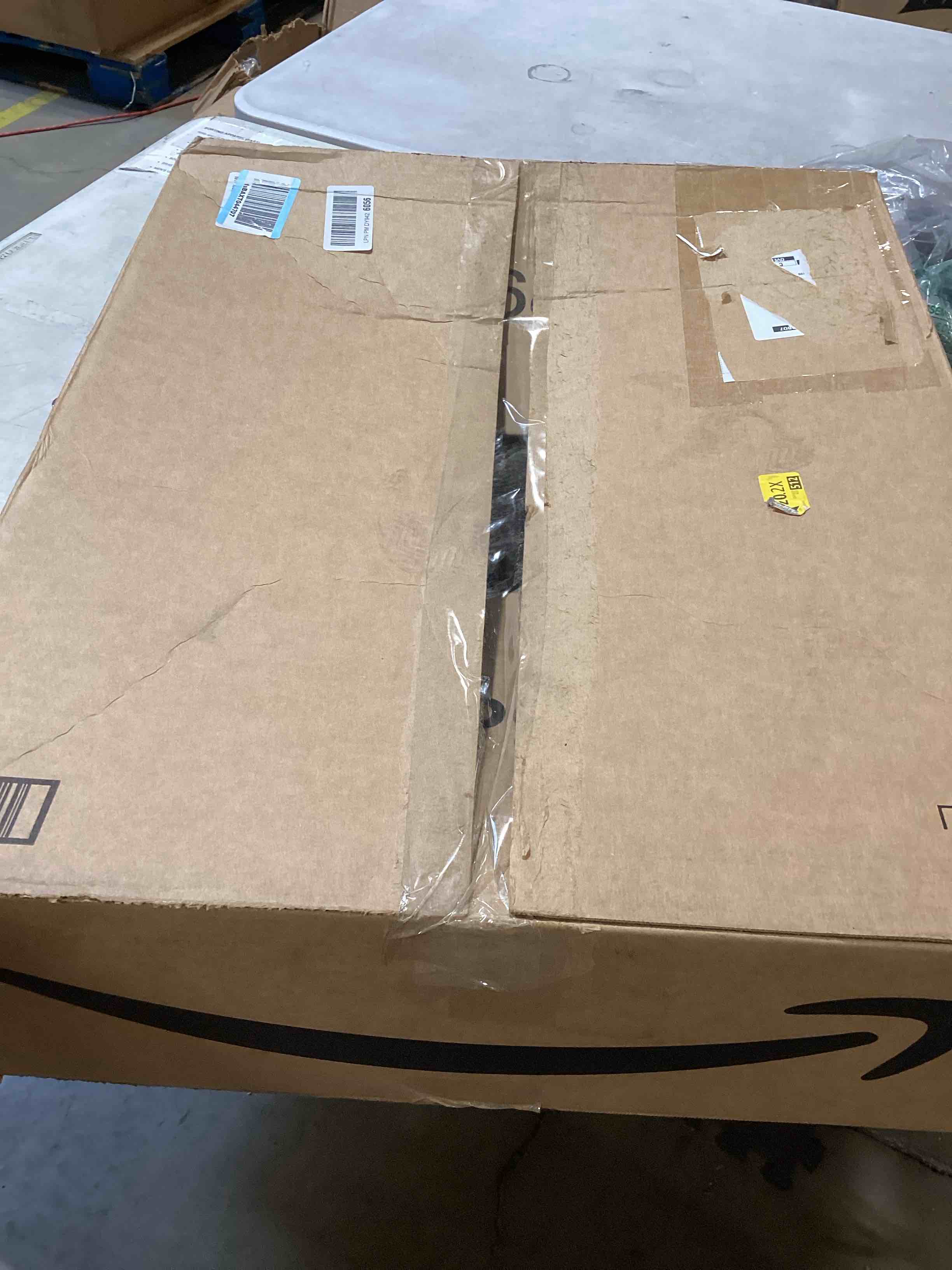 https://s3.amazonaws.com/lotting-images-prod/bidfta/TEA2815819_1750684902145.jpeg