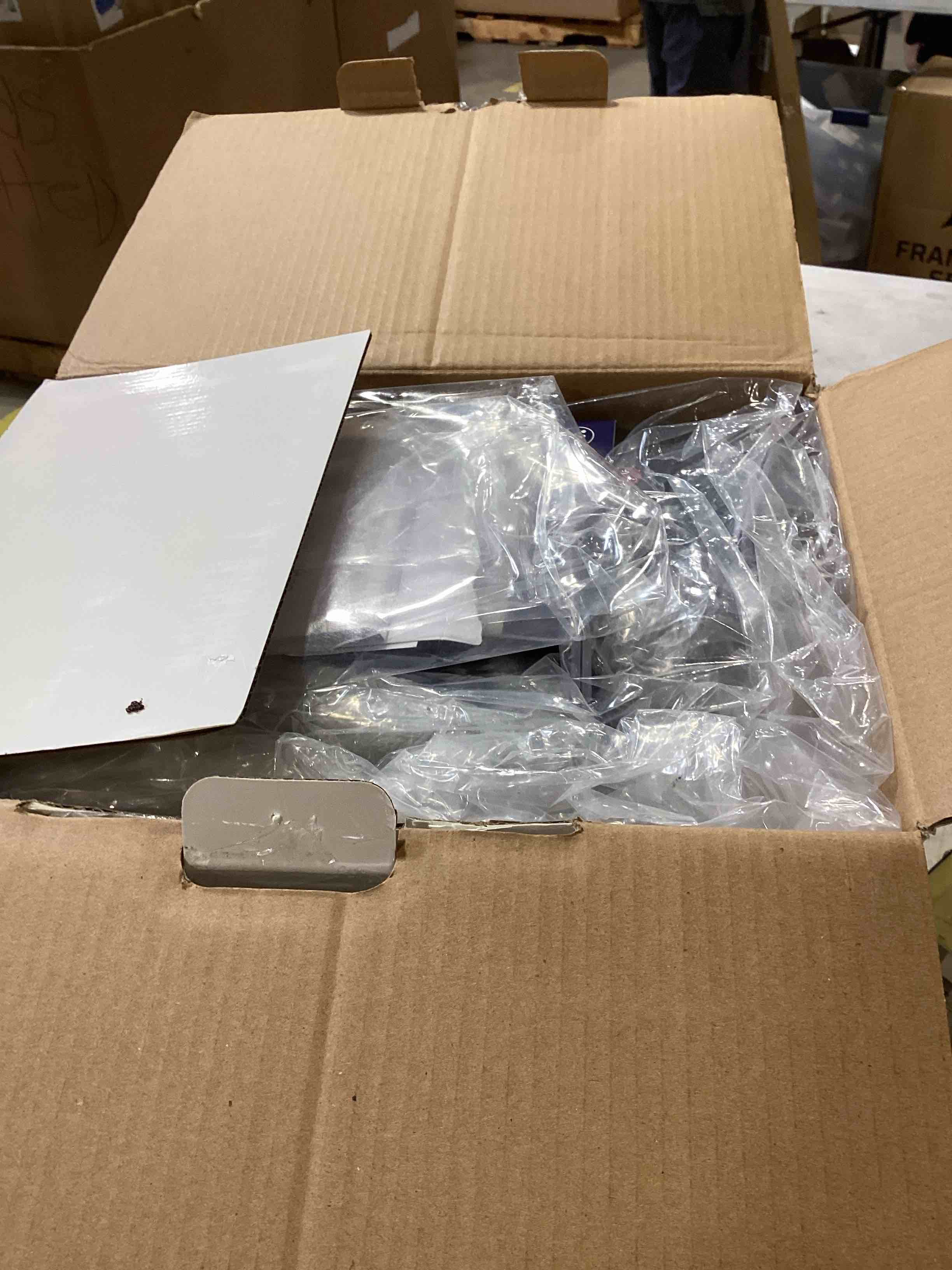 https://s3.amazonaws.com/lotting-images-prod/bidfta/TEA2815851_1750688625342.jpeg