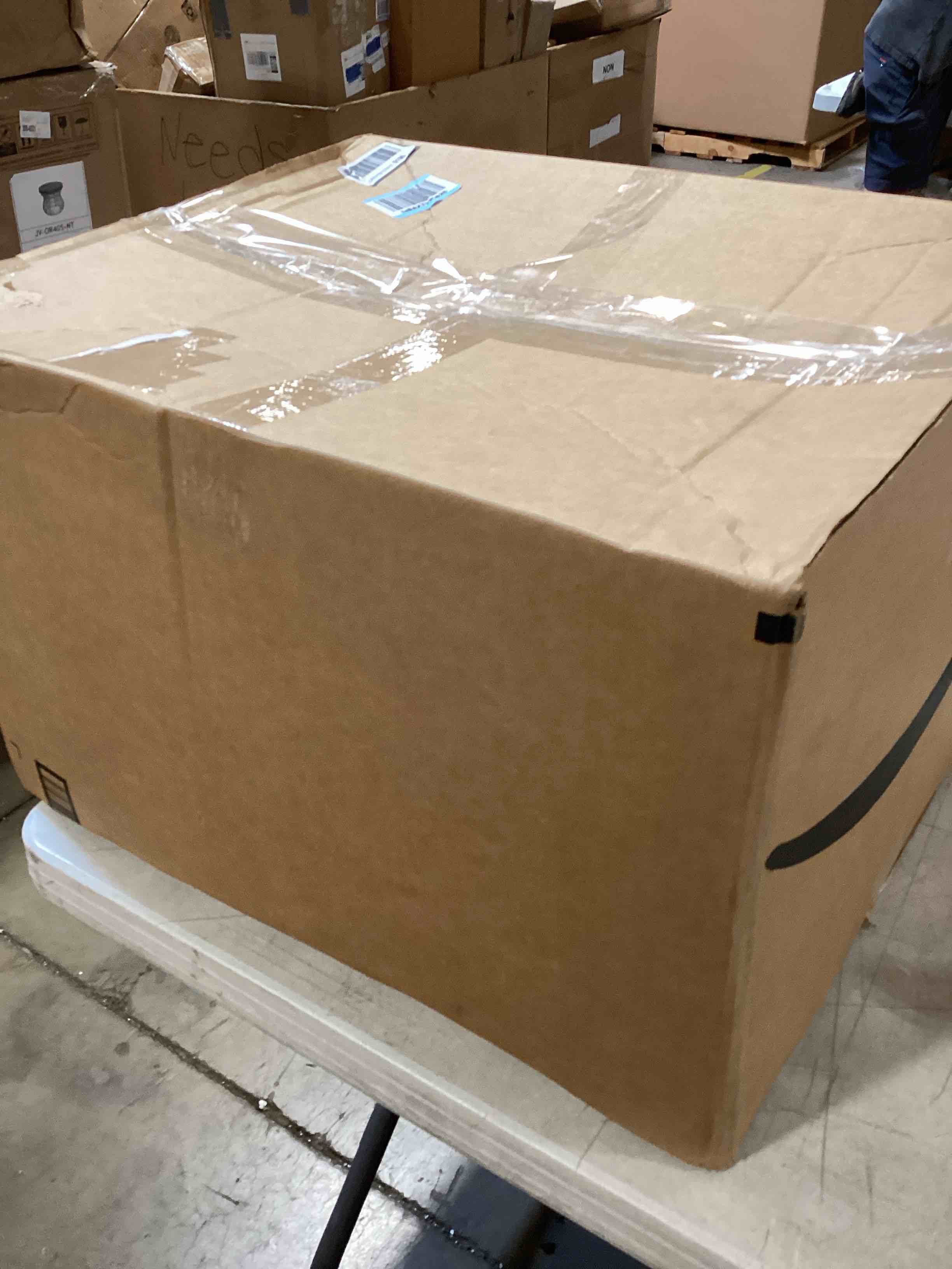 https://s3.amazonaws.com/lotting-images-prod/bidfta/TEA2815859_1750689426059.jpeg