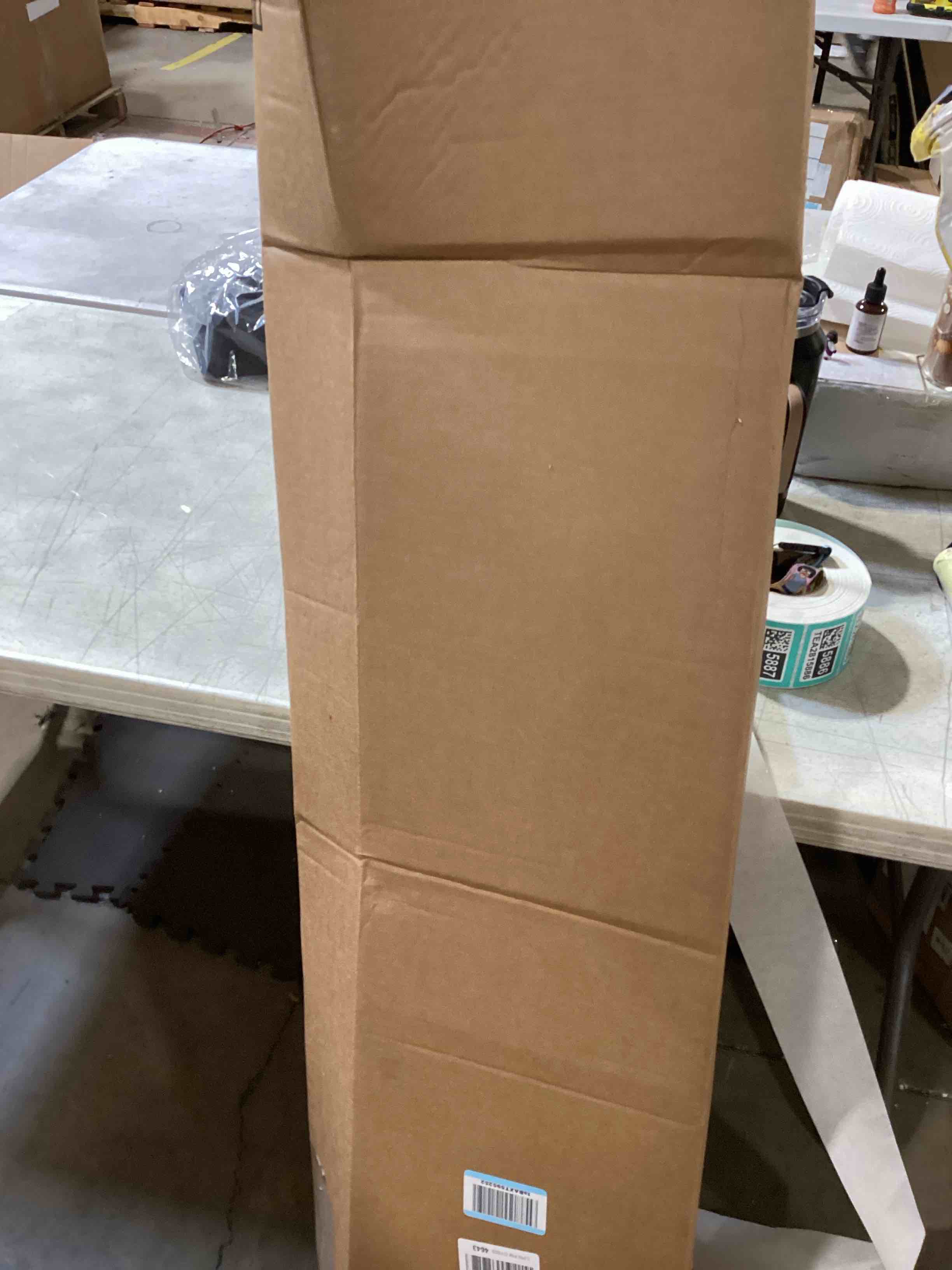 https://s3.amazonaws.com/lotting-images-prod/bidfta/TEA2815877_1750691728318.jpeg