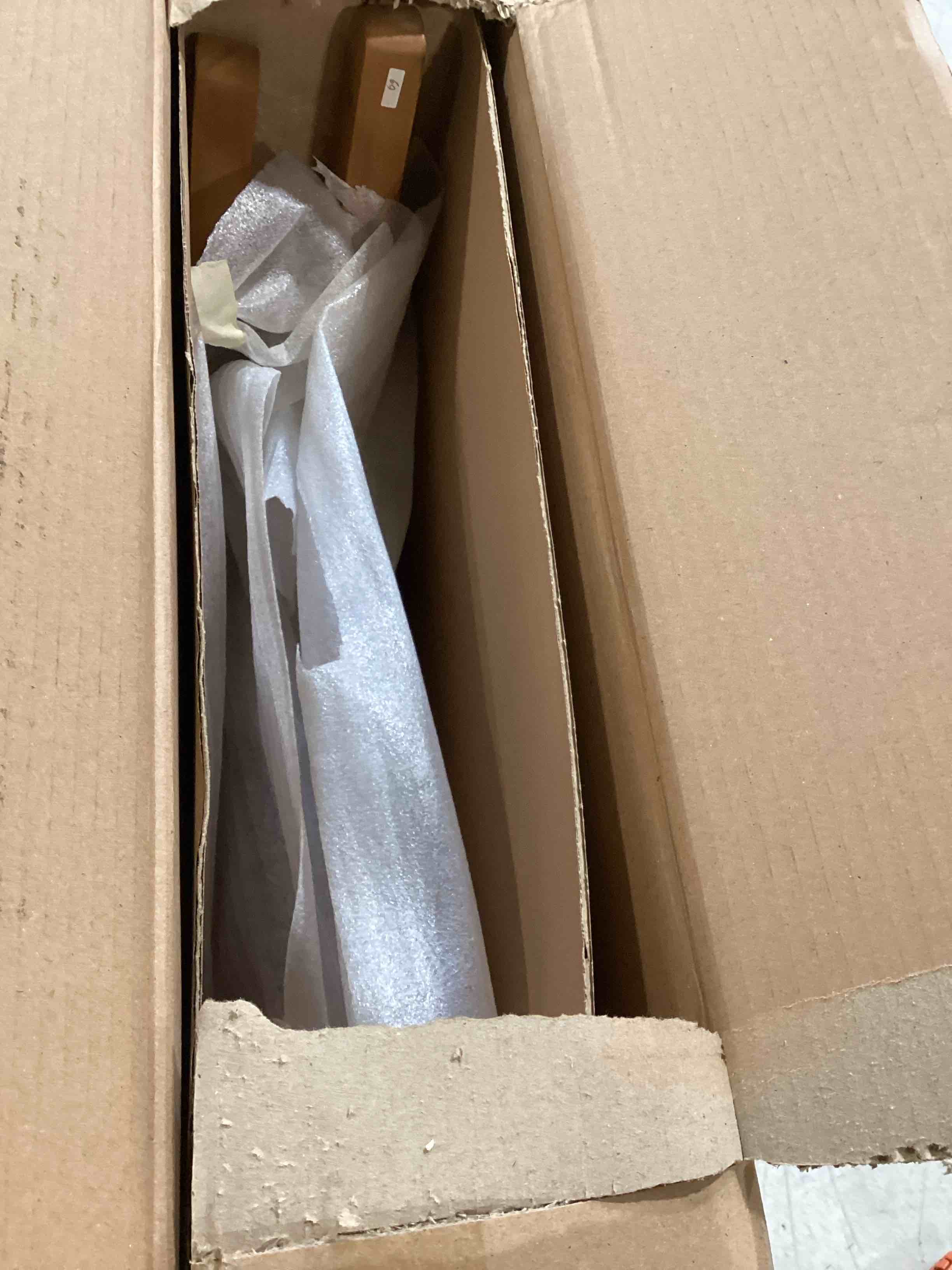 https://s3.amazonaws.com/lotting-images-prod/bidfta/TEA2816461_1751897787638.jpeg