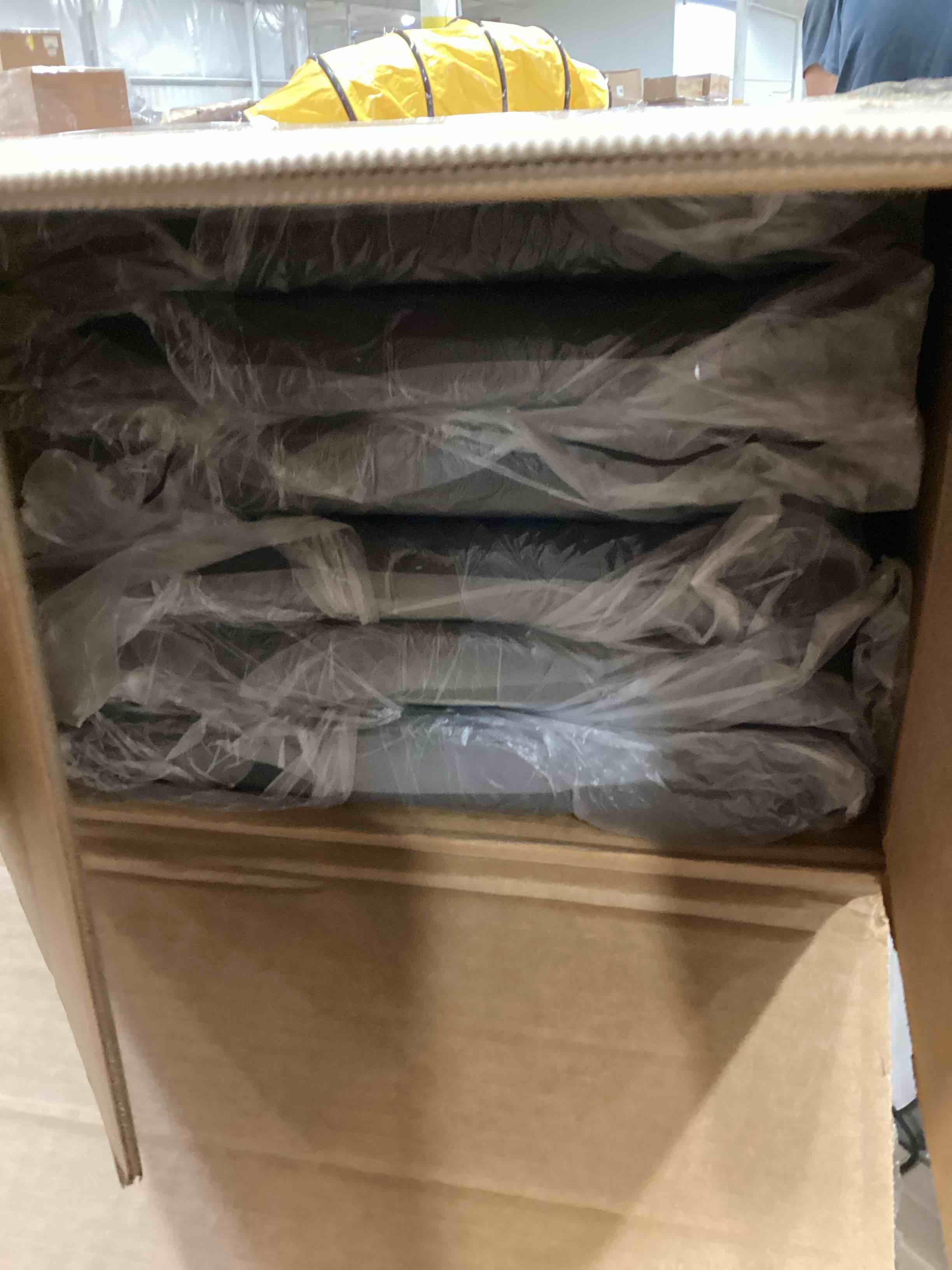 https://s3.amazonaws.com/lotting-images-prod/bidfta/TEA2816887_1752234595977.jpeg